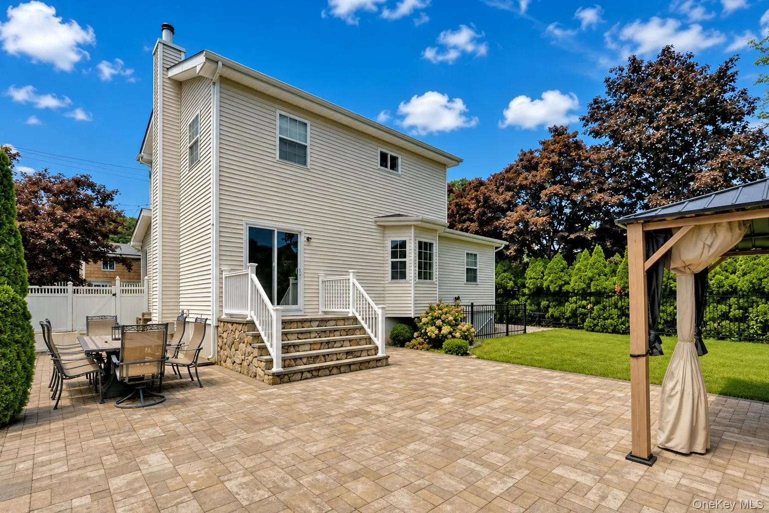 105 Harrison Avenue, Brookhaven, NY, 3 Bedrooms Bedrooms, 7 Rooms Rooms,3 BathroomsBathrooms,Residential,For Rent,Harrison,0,1034743 105 Harrison Avenue, Brookhaven, NY, 3 Bedrooms Bedrooms, 7 Rooms Rooms,3 BathroomsBathrooms,Residential,For Rent,Harrison,0,1034743