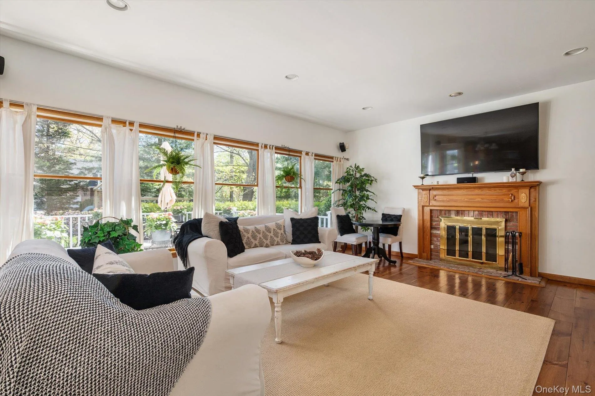 1 Fox Hollow Court, Huntington, NY, 5 Bedrooms Bedrooms, 8 Rooms Rooms,4 BathroomsBathrooms,Residential,For Rent,Fox Hollow,0,1034755 1 Fox Hollow Court, Huntington, NY, 5 Bedrooms Bedrooms, 8 Rooms Rooms,4 BathroomsBathrooms,Residential,For Rent,Fox Hollow,0,1034755