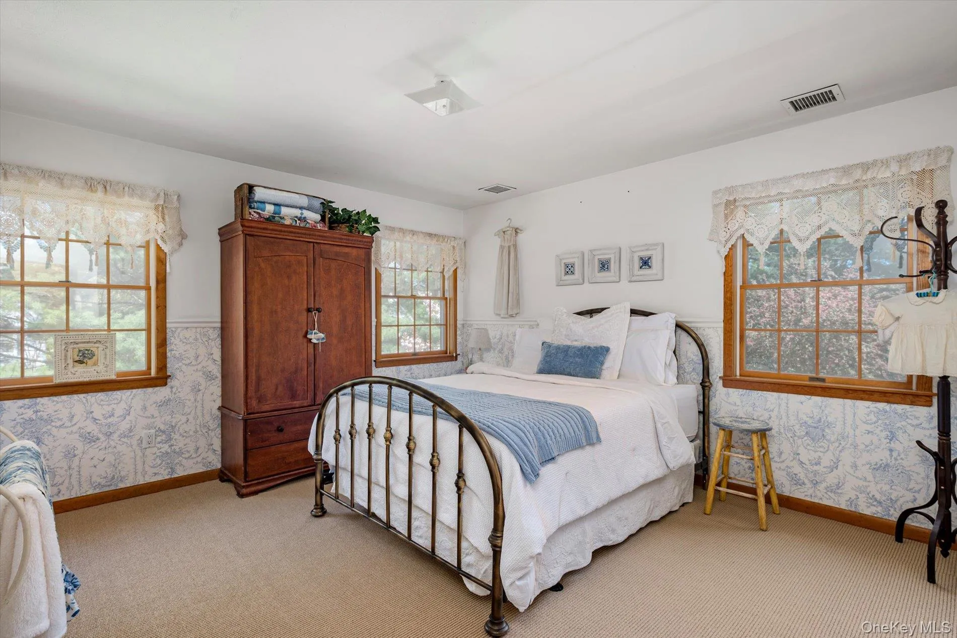 1 Fox Hollow Court, Huntington, NY, 5 Bedrooms Bedrooms, 8 Rooms Rooms,4 BathroomsBathrooms,Residential,For Rent,Fox Hollow,0,1034755 1 Fox Hollow Court, Huntington, NY, 5 Bedrooms Bedrooms, 8 Rooms Rooms,4 BathroomsBathrooms,Residential,For Rent,Fox Hollow,0,1034755