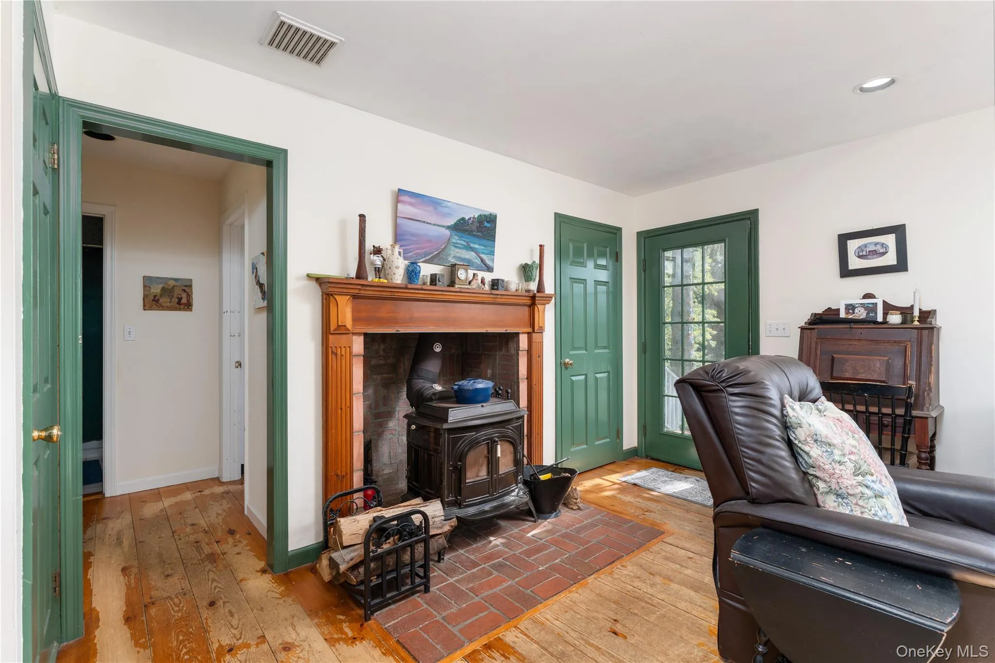 19 Washington Avenue, Southampton, NY, 2 Bedrooms Bedrooms, 6 Rooms Rooms,2 BathroomsBathrooms,Residential,For Rent,Washington,0,1034756 19 Washington Avenue, Southampton, NY, 2 Bedrooms Bedrooms, 6 Rooms Rooms,2 BathroomsBathrooms,Residential,For Rent,Washington,0,1034756