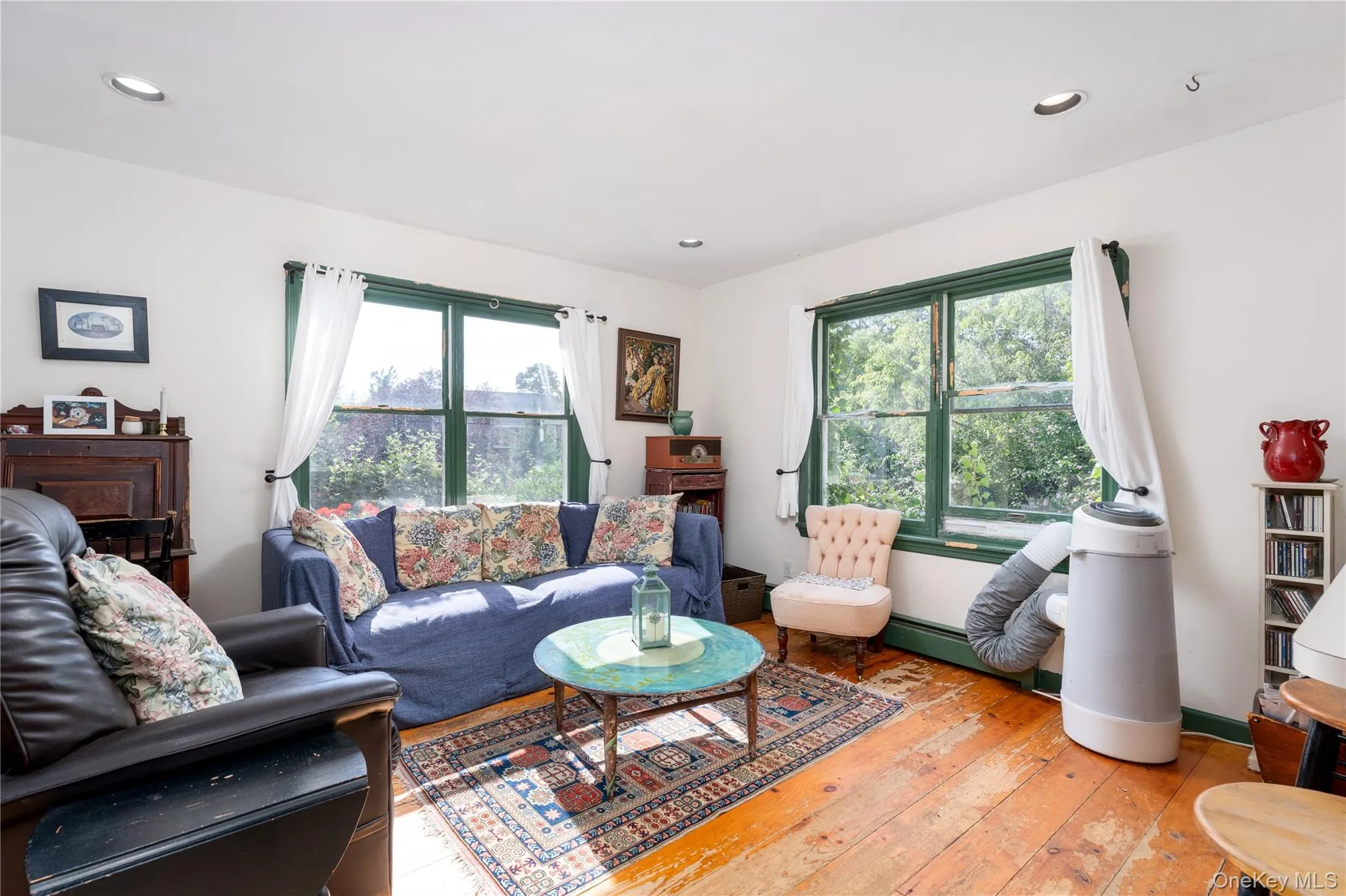 19 Washington Avenue, Southampton, NY, 2 Bedrooms Bedrooms, 6 Rooms Rooms,2 BathroomsBathrooms,Residential,For Rent,Washington,0,1034756 19 Washington Avenue, Southampton, NY, 2 Bedrooms Bedrooms, 6 Rooms Rooms,2 BathroomsBathrooms,Residential,For Rent,Washington,0,1034756