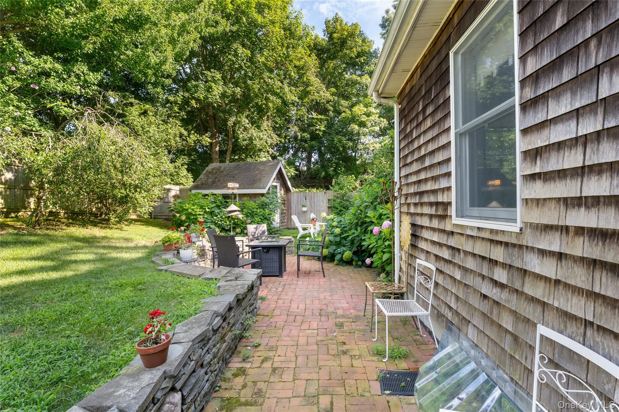 19 Washington Avenue, Southampton, NY, 2 Bedrooms Bedrooms, 6 Rooms Rooms,2 BathroomsBathrooms,Residential,For Rent,Washington,0,1034756 19 Washington Avenue, Southampton, NY, 2 Bedrooms Bedrooms, 6 Rooms Rooms,2 BathroomsBathrooms,Residential,For Rent,Washington,0,1034756
