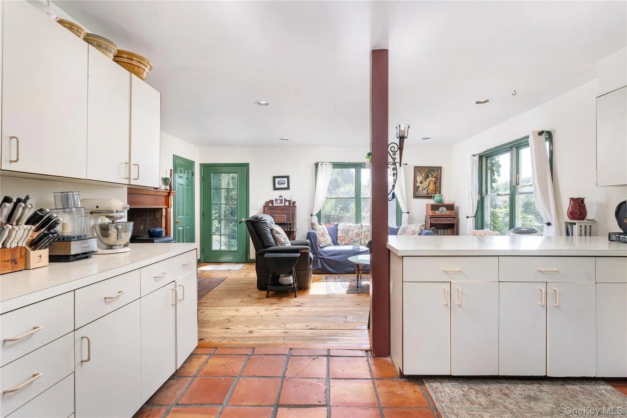 19 Washington Avenue, Southampton, NY, 2 Bedrooms Bedrooms, 6 Rooms Rooms,2 BathroomsBathrooms,Residential,For Rent,Washington,0,1034756 19 Washington Avenue, Southampton, NY, 2 Bedrooms Bedrooms, 6 Rooms Rooms,2 BathroomsBathrooms,Residential,For Rent,Washington,0,1034756