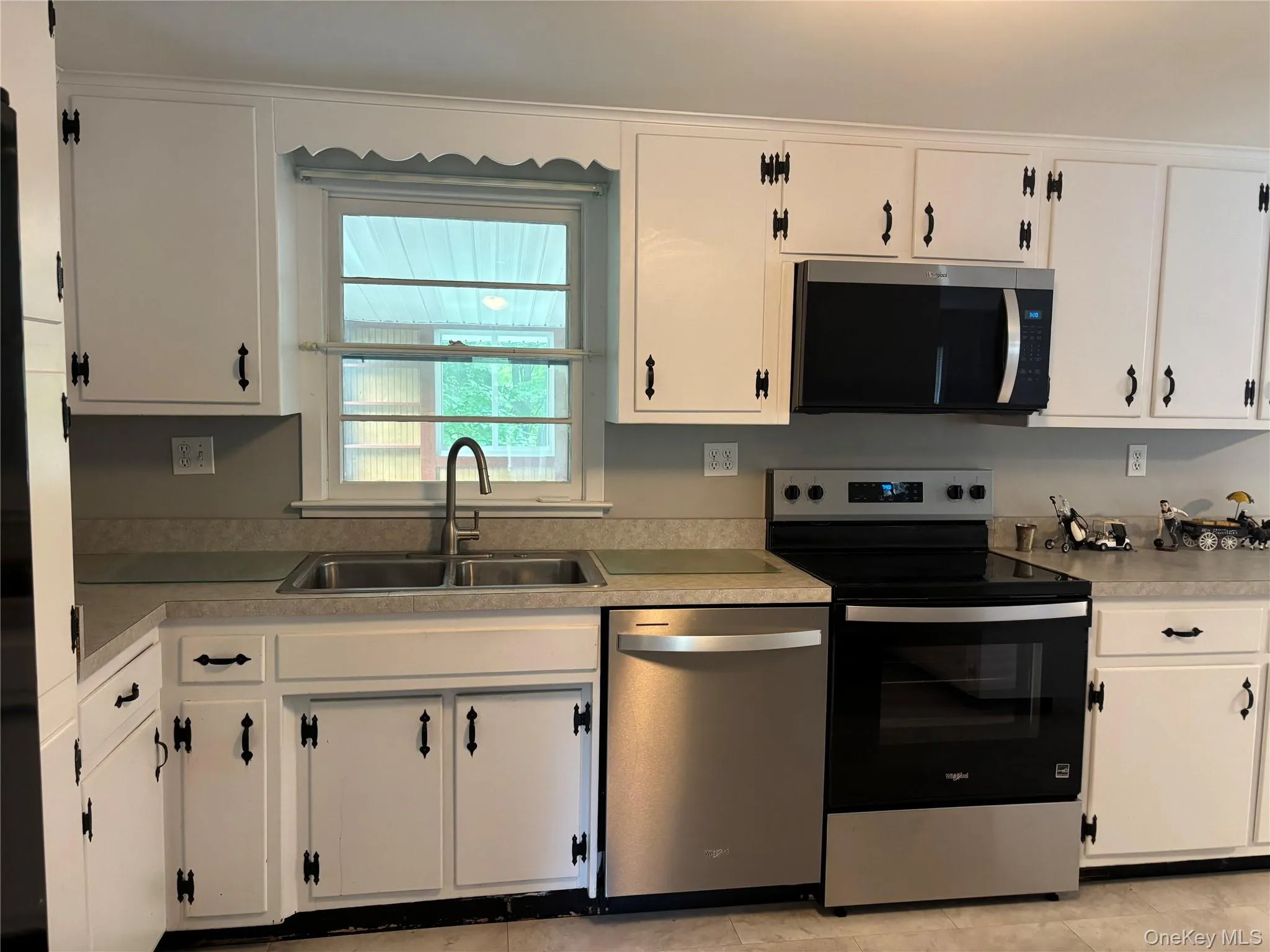 239 Vineyard Avenue, Lloyd, NY, 3 Bedrooms Bedrooms, 7 Rooms Rooms,2 BathroomsBathrooms,Residential Lease,For Rent,Vineyard,0,1034759 239 Vineyard Avenue, Lloyd, NY, 3 Bedrooms Bedrooms, 7 Rooms Rooms,2 BathroomsBathrooms,Residential Lease,For Rent,Vineyard,0,1034759