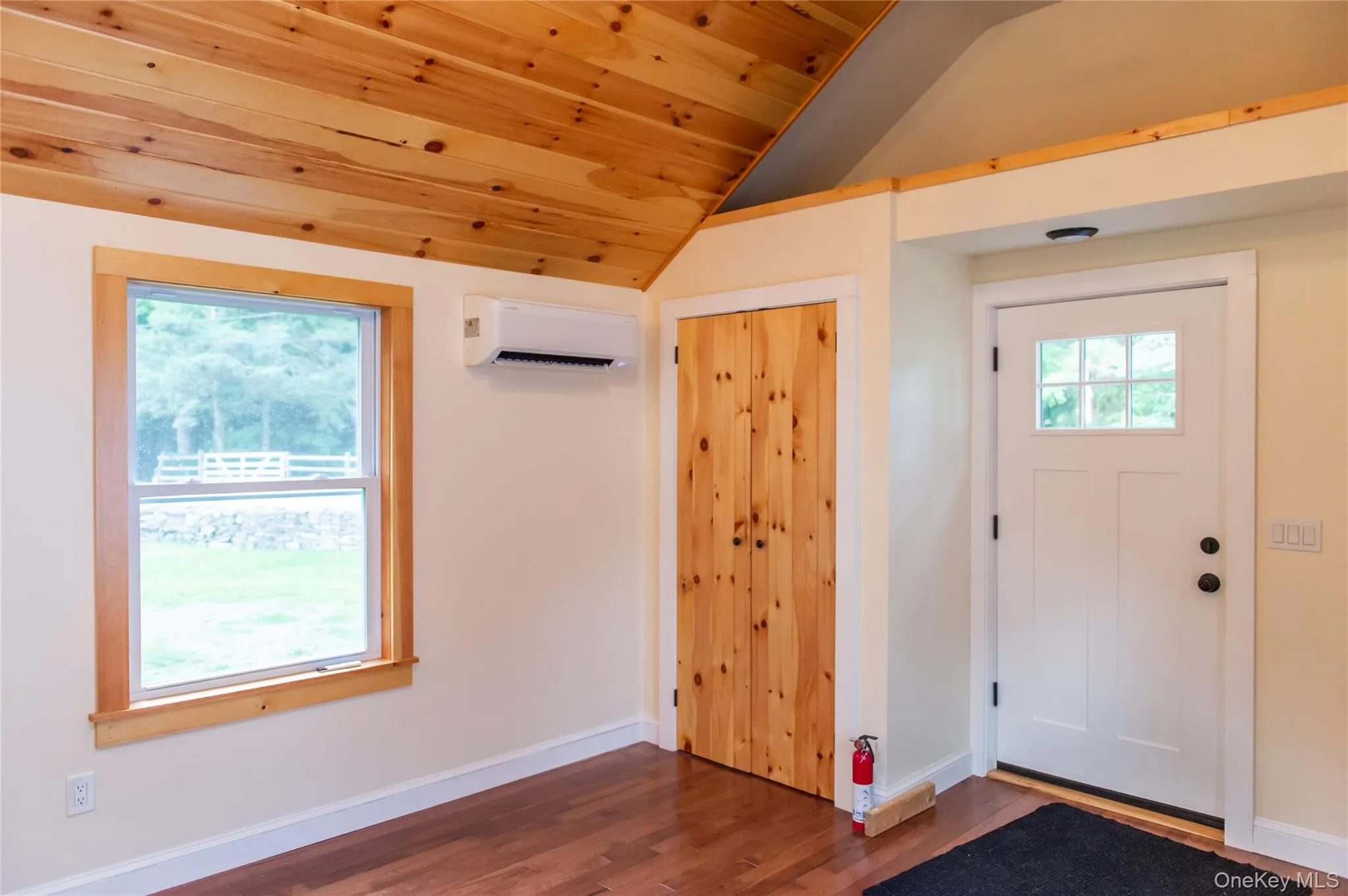 449 Quaker Lane, Hyde Park, NY, 1 Bedroom Bedrooms, 3 Rooms Rooms,1 BathroomBathrooms,Residential Lease,For Rent,Quaker,0,1034760 449 Quaker Lane, Hyde Park, NY, 1 Bedroom Bedrooms, 3 Rooms Rooms,1 BathroomBathrooms,Residential Lease,For Rent,Quaker,0,1034760