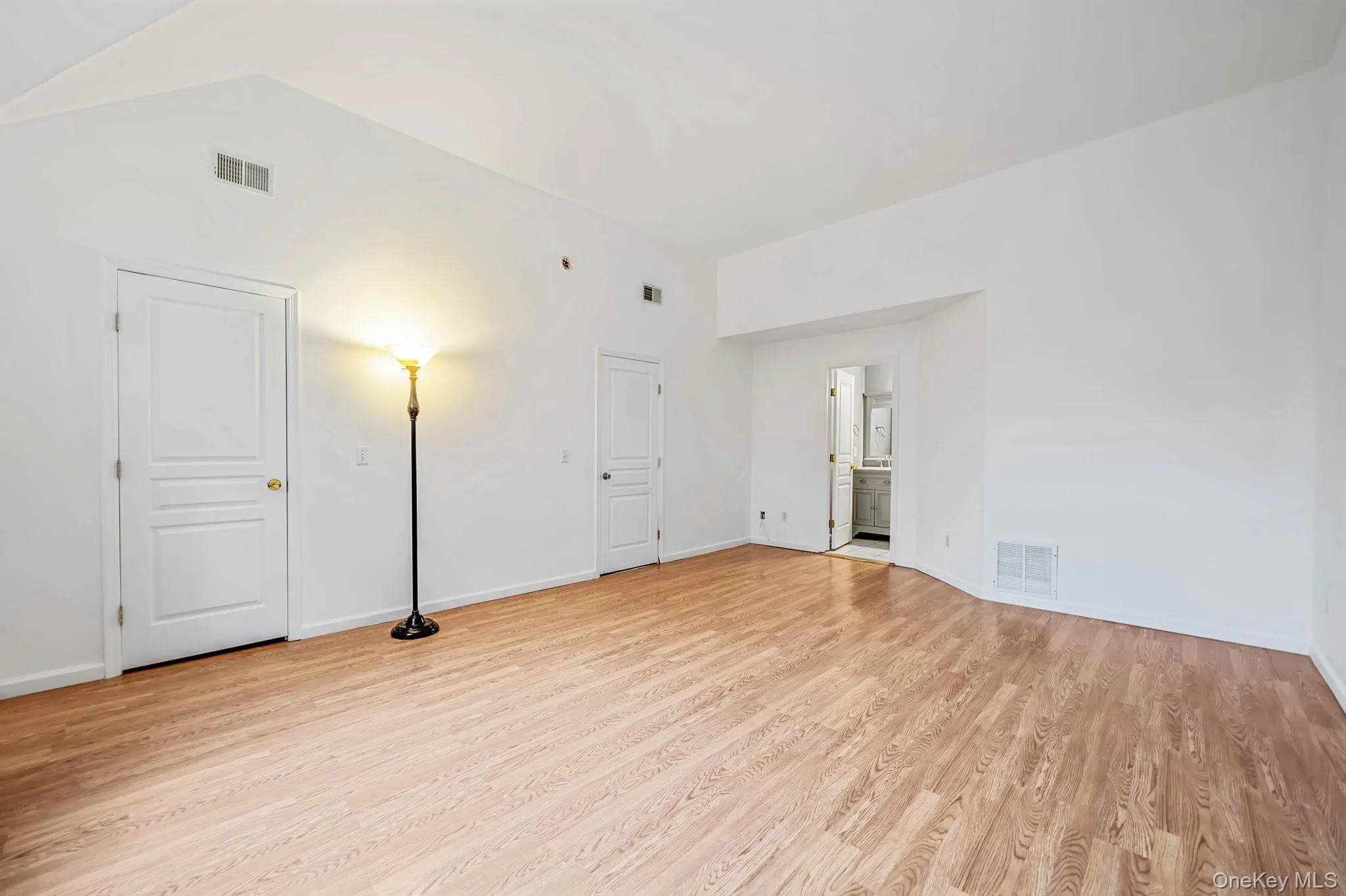 133 Cumberland Street, Brookhaven, NY, 4 Bedrooms Bedrooms, 12 Rooms Rooms,3 BathroomsBathrooms,Residential,For Rent,Cumberland,0,1034766 133 Cumberland Street, Brookhaven, NY, 4 Bedrooms Bedrooms, 12 Rooms Rooms,3 BathroomsBathrooms,Residential,For Rent,Cumberland,0,1034766