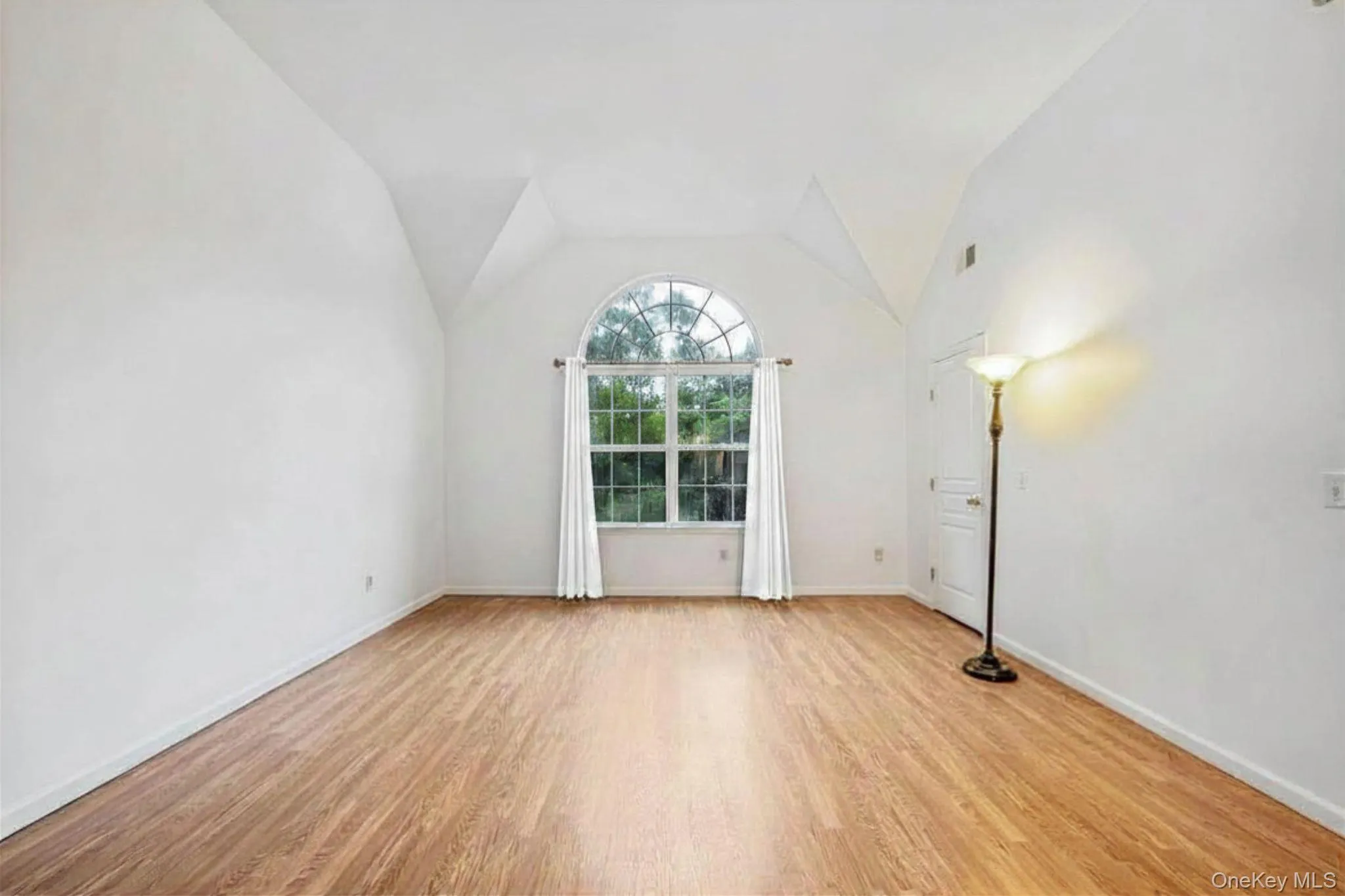 133 Cumberland Street, Brookhaven, NY, 4 Bedrooms Bedrooms, 12 Rooms Rooms,3 BathroomsBathrooms,Residential,For Rent,Cumberland,0,1034766 133 Cumberland Street, Brookhaven, NY, 4 Bedrooms Bedrooms, 12 Rooms Rooms,3 BathroomsBathrooms,Residential,For Rent,Cumberland,0,1034766