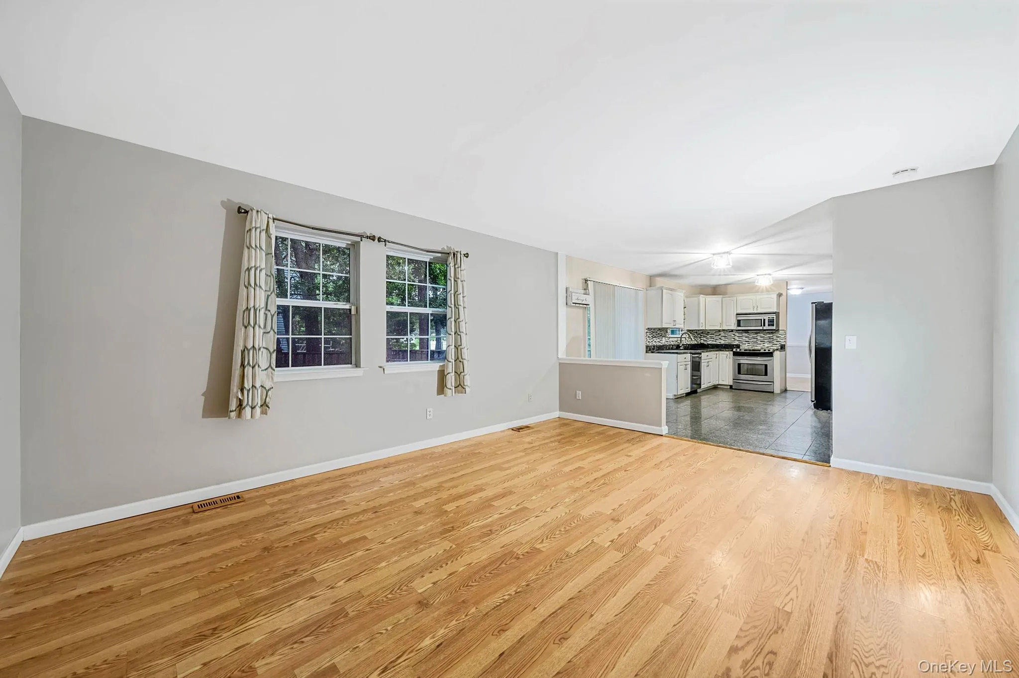 133 Cumberland Street, Brookhaven, NY, 4 Bedrooms Bedrooms, 12 Rooms Rooms,3 BathroomsBathrooms,Residential,For Rent,Cumberland,0,1034766 133 Cumberland Street, Brookhaven, NY, 4 Bedrooms Bedrooms, 12 Rooms Rooms,3 BathroomsBathrooms,Residential,For Rent,Cumberland,0,1034766