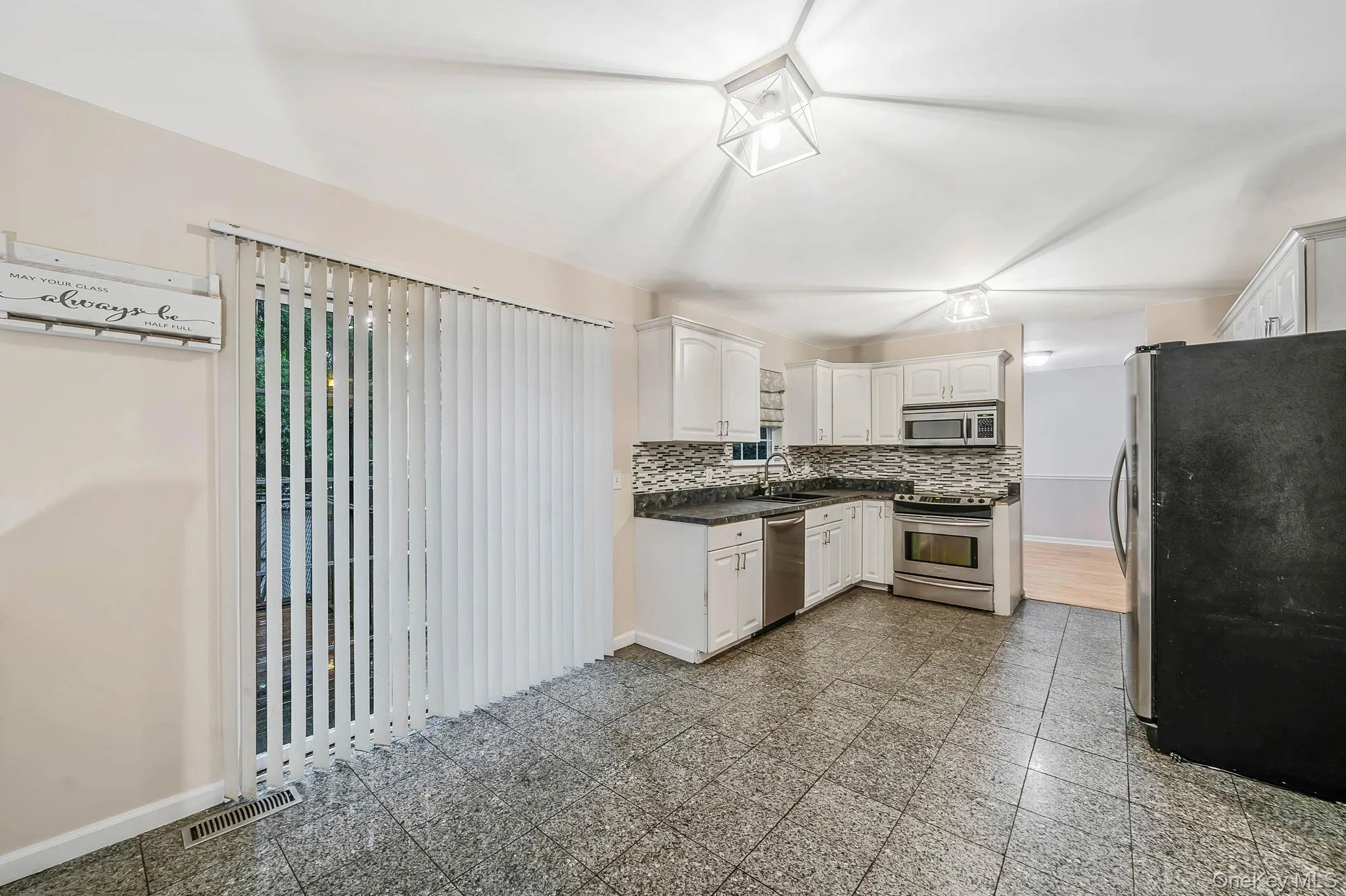 133 Cumberland Street, Brookhaven, NY, 4 Bedrooms Bedrooms, 12 Rooms Rooms,3 BathroomsBathrooms,Residential,For Rent,Cumberland,0,1034766 133 Cumberland Street, Brookhaven, NY, 4 Bedrooms Bedrooms, 12 Rooms Rooms,3 BathroomsBathrooms,Residential,For Rent,Cumberland,0,1034766