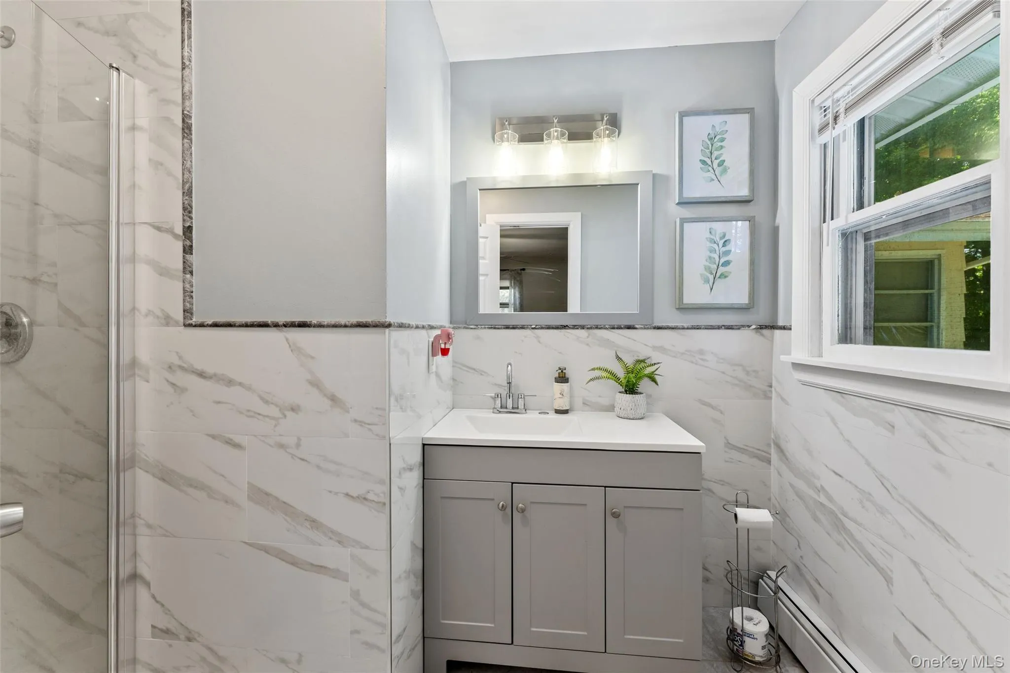 En suite bathroom En suite bathroom