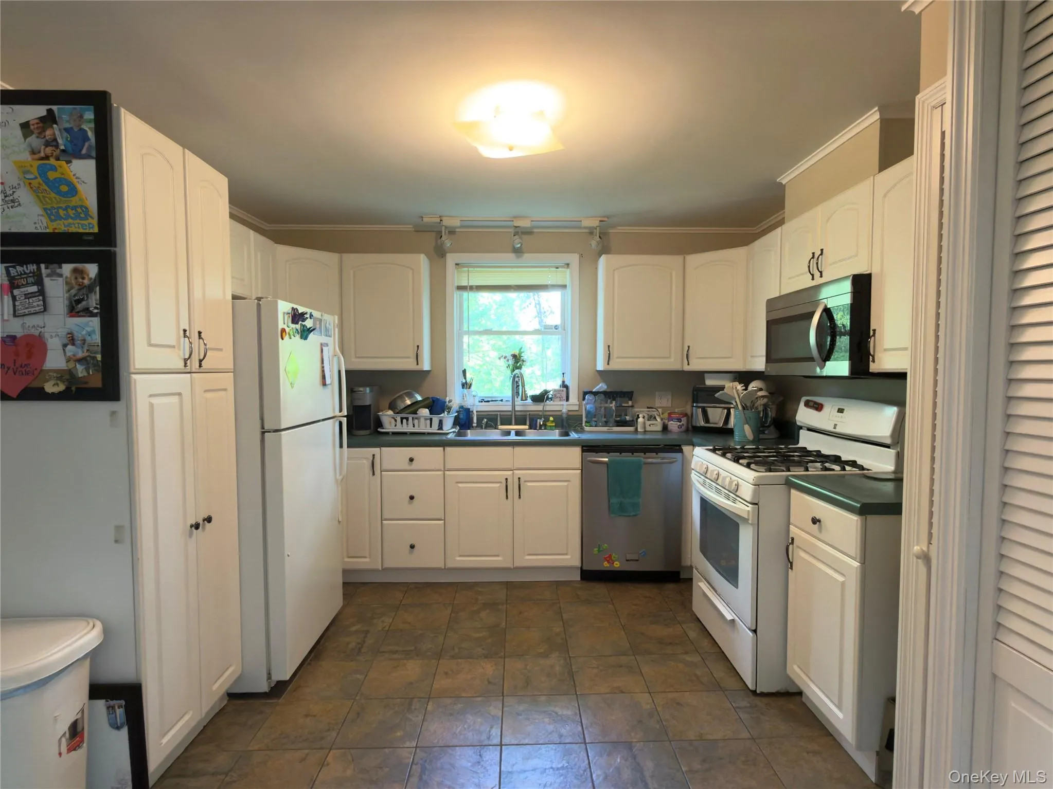 15 Forest Drive, Hyde Park, NY, 2 Bedrooms Bedrooms, 5 Rooms Rooms,1 BathroomBathrooms,Residential,For Rent,Forest,0,1034777 15 Forest Drive, Hyde Park, NY, 2 Bedrooms Bedrooms, 5 Rooms Rooms,1 BathroomBathrooms,Residential,For Rent,Forest,0,1034777