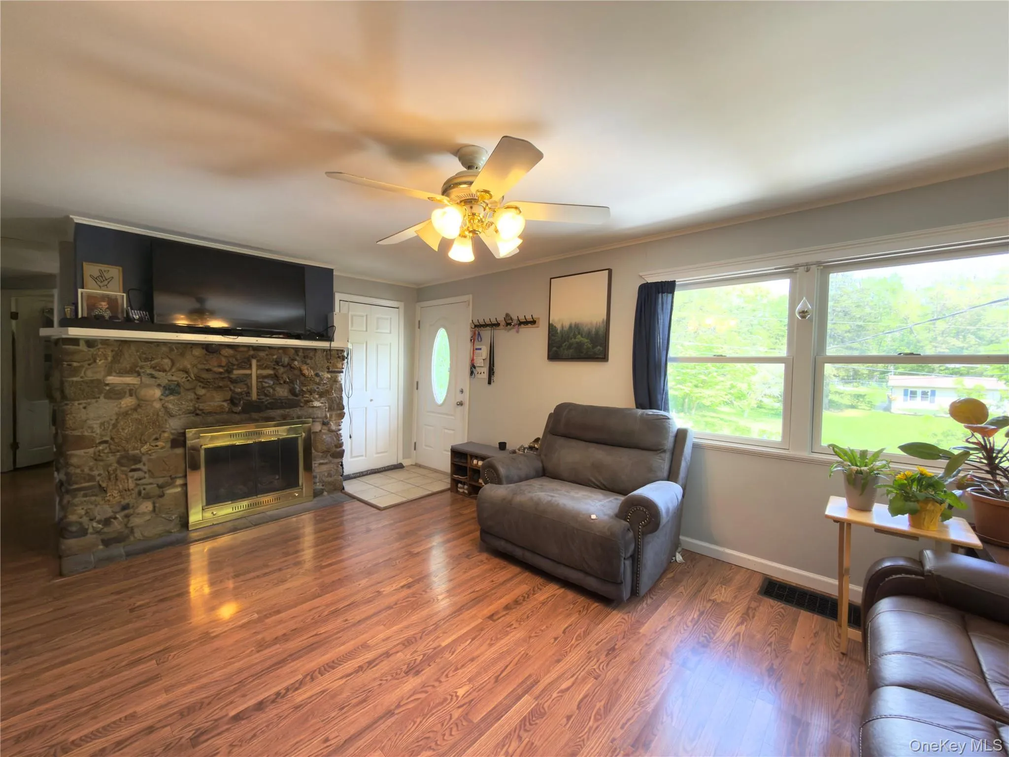 15 Forest Drive, Hyde Park, NY, 2 Bedrooms Bedrooms, 5 Rooms Rooms,1 BathroomBathrooms,Residential,For Rent,Forest,0,1034777 15 Forest Drive, Hyde Park, NY, 2 Bedrooms Bedrooms, 5 Rooms Rooms,1 BathroomBathrooms,Residential,For Rent,Forest,0,1034777