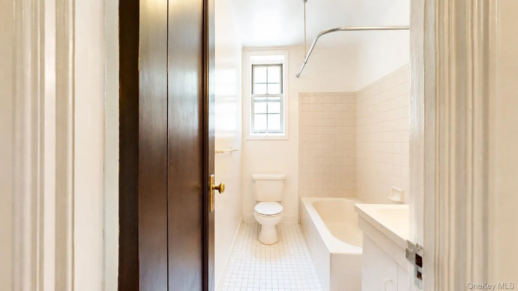 37-22 85th Street, New York, NY, 2 Bedrooms Bedrooms, 6 Rooms Rooms,1 BathroomBathrooms,Residential,For Rent,85th,0,1034778 37-22 85th Street, New York, NY, 2 Bedrooms Bedrooms, 6 Rooms Rooms,1 BathroomBathrooms,Residential,For Rent,85th,0,1034778