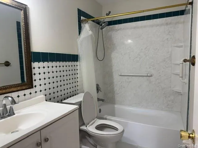 1st floor full bath 1st floor full bath