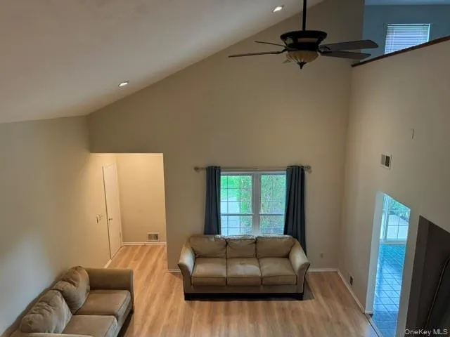 34 Candlestick Court, Warwick (town), NY, 3 Bedrooms Bedrooms, 6 Rooms Rooms,2 BathroomsBathrooms,Residential Lease,For Rent,Candlestick,0,1034780 34 Candlestick Court, Warwick (town), NY, 3 Bedrooms Bedrooms, 6 Rooms Rooms,2 BathroomsBathrooms,Residential Lease,For Rent,Candlestick,0,1034780