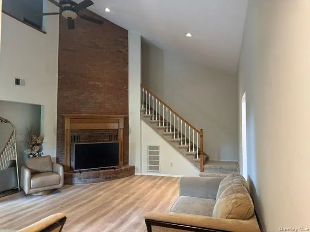 34 Candlestick Court, Warwick (town), NY, 3 Bedrooms Bedrooms, 6 Rooms Rooms,2 BathroomsBathrooms,Residential Lease,For Rent,Candlestick,0,1034780 34 Candlestick Court, Warwick (town), NY, 3 Bedrooms Bedrooms, 6 Rooms Rooms,2 BathroomsBathrooms,Residential Lease,For Rent,Candlestick,0,1034780