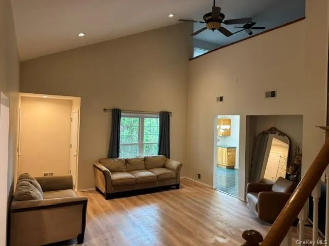 34 Candlestick Court, Warwick (town), NY, 3 Bedrooms Bedrooms, 6 Rooms Rooms,2 BathroomsBathrooms,Residential Lease,For Rent,Candlestick,0,1034780 34 Candlestick Court, Warwick (town), NY, 3 Bedrooms Bedrooms, 6 Rooms Rooms,2 BathroomsBathrooms,Residential Lease,For Rent,Candlestick,0,1034780