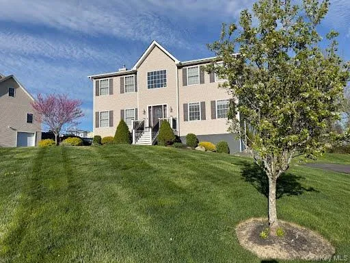 6 Apple Lane, Lloyd, NY, 4 Bedrooms Bedrooms, 9 Rooms Rooms,2 BathroomsBathrooms,Residential,For Rent,Apple,0,1034790 6 Apple Lane, Lloyd, NY, 4 Bedrooms Bedrooms, 9 Rooms Rooms,2 BathroomsBathrooms,Residential,For Rent,Apple,0,1034790
