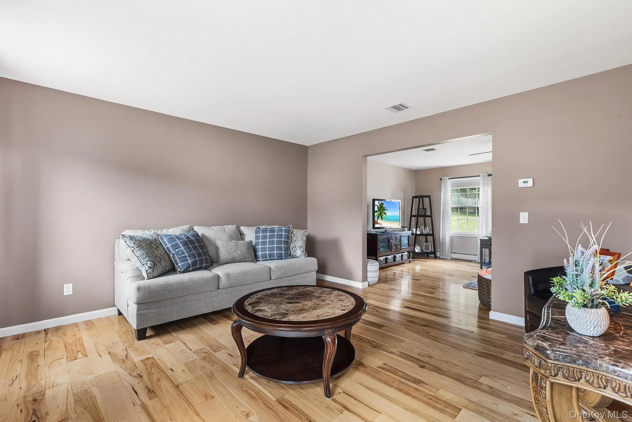 6 Apple Lane, Lloyd, NY, 4 Bedrooms Bedrooms, 9 Rooms Rooms,2 BathroomsBathrooms,Residential,For Rent,Apple,0,1034790 6 Apple Lane, Lloyd, NY, 4 Bedrooms Bedrooms, 9 Rooms Rooms,2 BathroomsBathrooms,Residential,For Rent,Apple,0,1034790