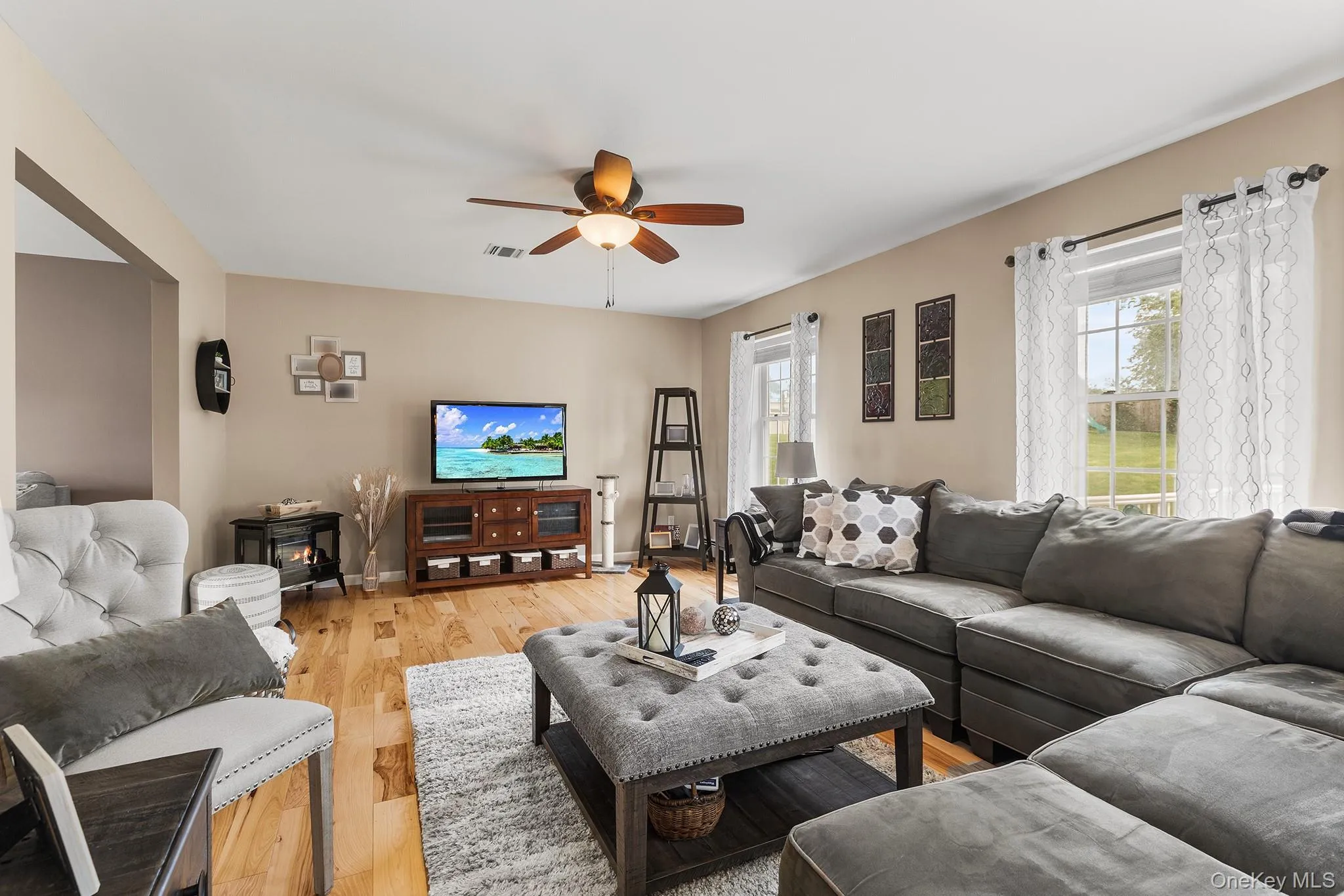 6 Apple Lane, Lloyd, NY, 4 Bedrooms Bedrooms, 9 Rooms Rooms,2 BathroomsBathrooms,Residential,For Rent,Apple,0,1034790 6 Apple Lane, Lloyd, NY, 4 Bedrooms Bedrooms, 9 Rooms Rooms,2 BathroomsBathrooms,Residential,For Rent,Apple,0,1034790