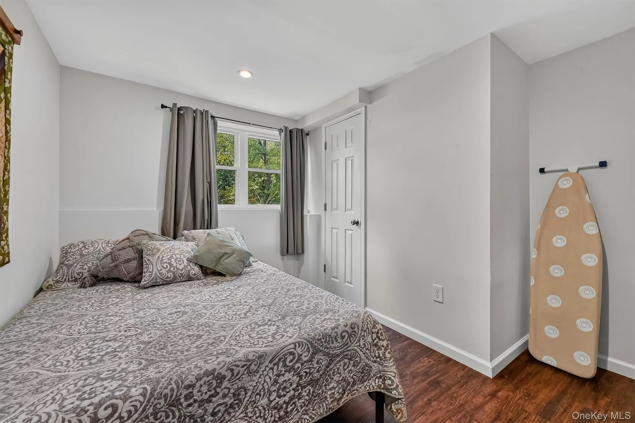 1006 Parr Meadow Drive, Newburgh (town), NY, 2 Bedrooms Bedrooms, 4 Rooms Rooms,1 BathroomBathrooms,Residential,For Rent,Parr Meadow,0,1034791 1006 Parr Meadow Drive, Newburgh (town), NY, 2 Bedrooms Bedrooms, 4 Rooms Rooms,1 BathroomBathrooms,Residential,For Rent,Parr Meadow,0,1034791