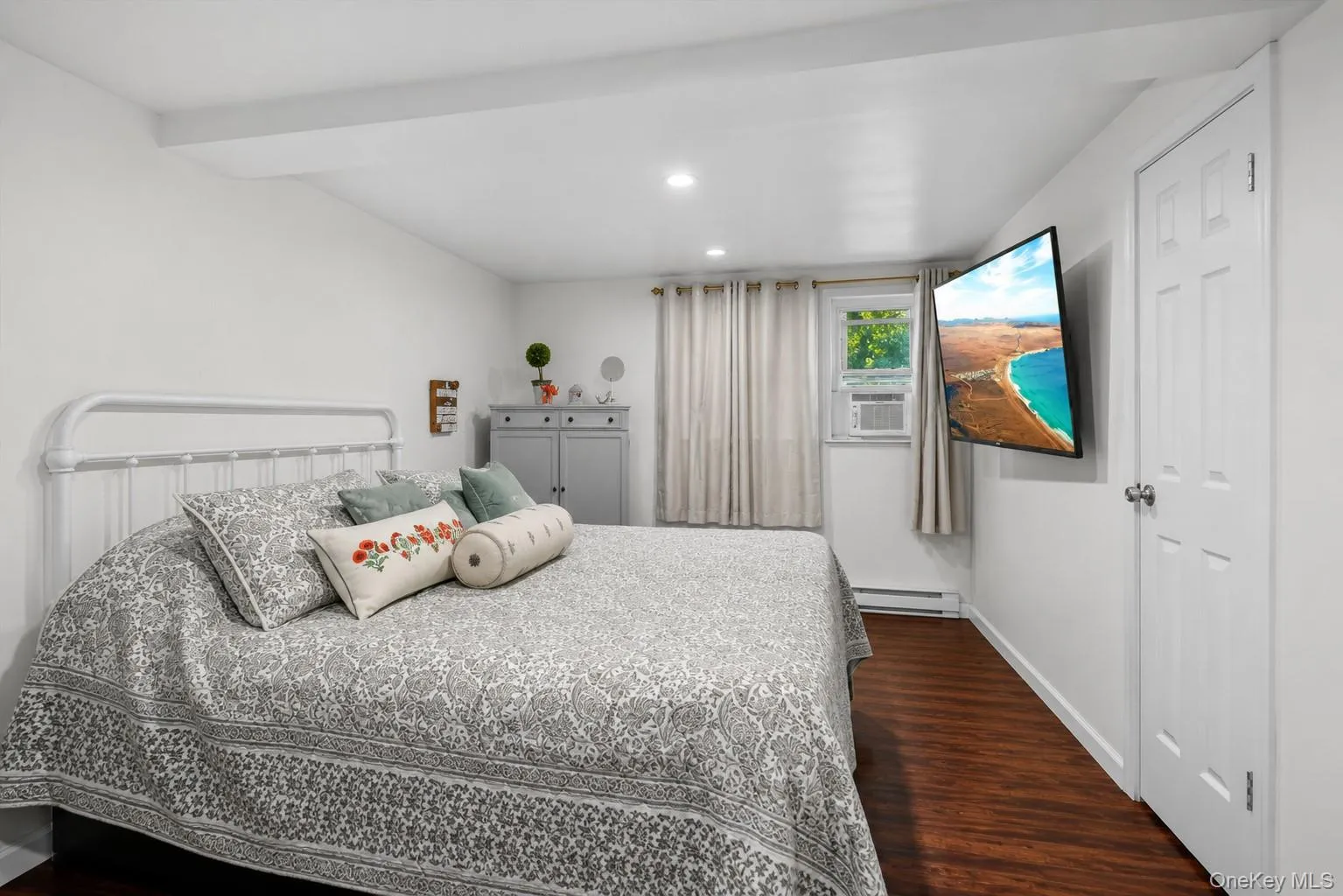 1006 Parr Meadow Drive, Newburgh (town), NY, 2 Bedrooms Bedrooms, 4 Rooms Rooms,1 BathroomBathrooms,Residential,For Rent,Parr Meadow,0,1034791 1006 Parr Meadow Drive, Newburgh (town), NY, 2 Bedrooms Bedrooms, 4 Rooms Rooms,1 BathroomBathrooms,Residential,For Rent,Parr Meadow,0,1034791