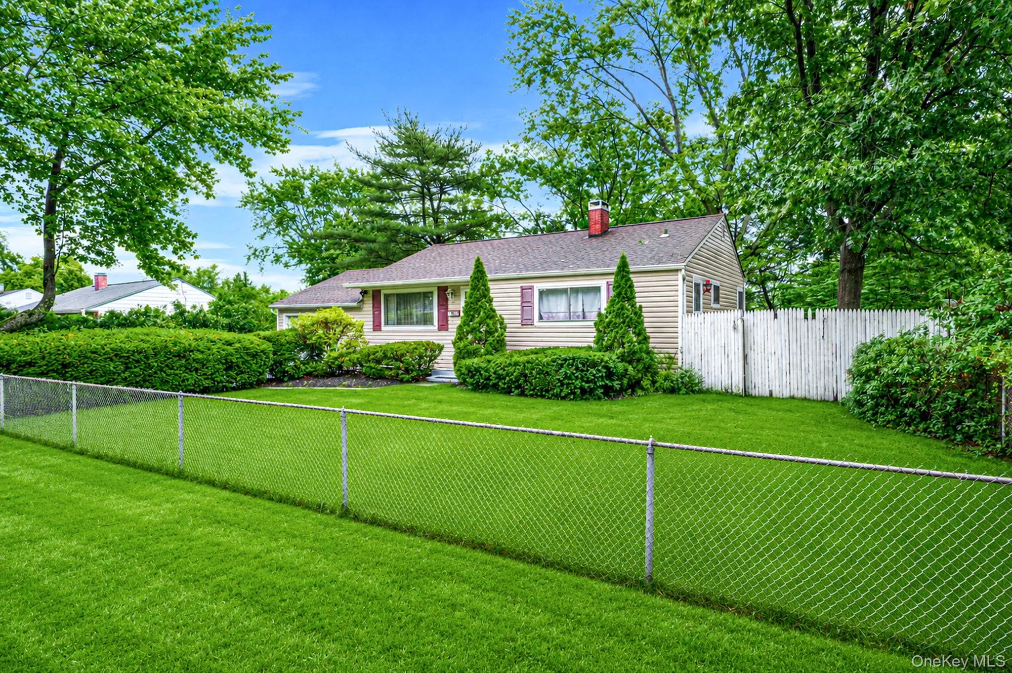 2715 Falcon Avenue, Brookhaven, NY, 3 Bedrooms Bedrooms, 5 Rooms Rooms,1 BathroomBathrooms,Residential,For Rent,Falcon,0,1034794 2715 Falcon Avenue, Brookhaven, NY, 3 Bedrooms Bedrooms, 5 Rooms Rooms,1 BathroomBathrooms,Residential,For Rent,Falcon,0,1034794