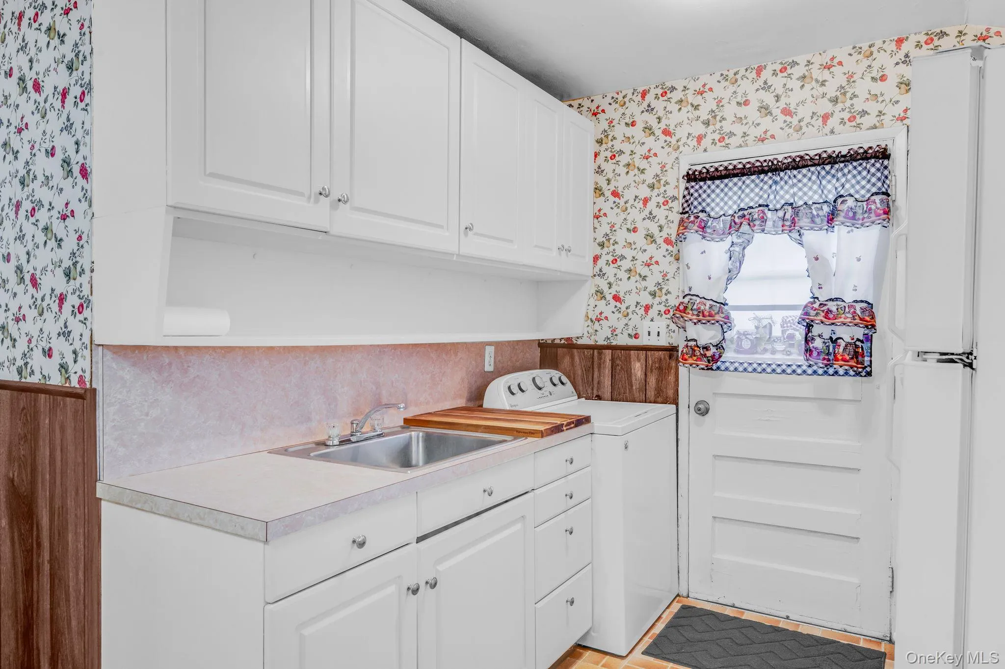 2715 Falcon Avenue, Brookhaven, NY, 3 Bedrooms Bedrooms, 5 Rooms Rooms,1 BathroomBathrooms,Residential,For Rent,Falcon,0,1034794 2715 Falcon Avenue, Brookhaven, NY, 3 Bedrooms Bedrooms, 5 Rooms Rooms,1 BathroomBathrooms,Residential,For Rent,Falcon,0,1034794