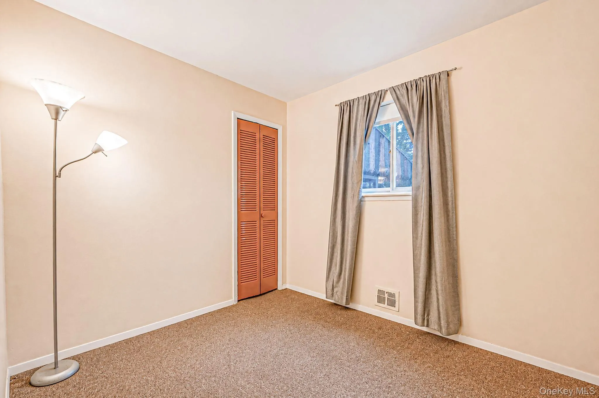 2715 Falcon Avenue, Brookhaven, NY, 3 Bedrooms Bedrooms, 5 Rooms Rooms,1 BathroomBathrooms,Residential,For Rent,Falcon,0,1034794 2715 Falcon Avenue, Brookhaven, NY, 3 Bedrooms Bedrooms, 5 Rooms Rooms,1 BathroomBathrooms,Residential,For Rent,Falcon,0,1034794