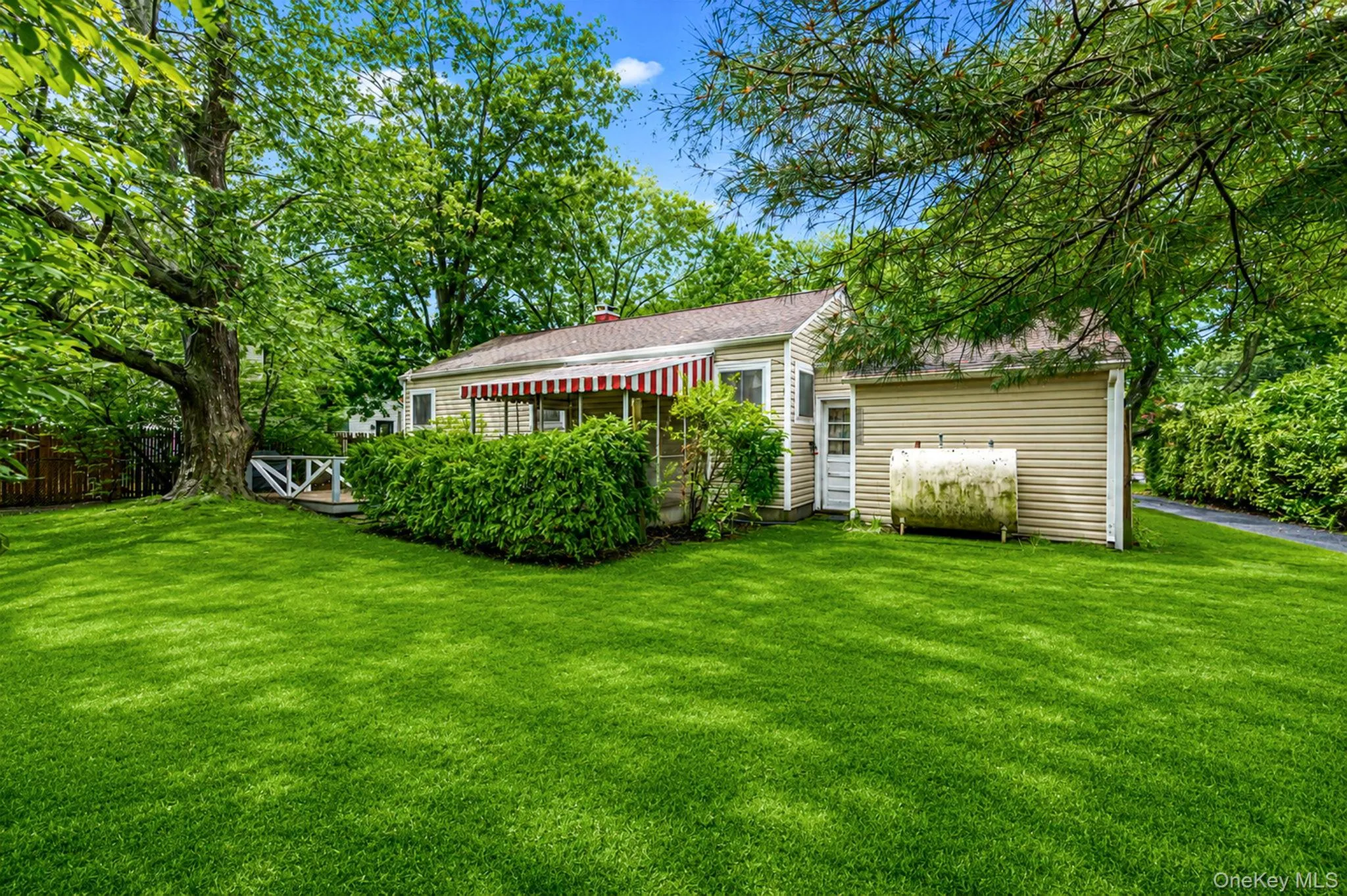 2715 Falcon Avenue, Brookhaven, NY, 3 Bedrooms Bedrooms, 5 Rooms Rooms,1 BathroomBathrooms,Residential,For Rent,Falcon,0,1034794 2715 Falcon Avenue, Brookhaven, NY, 3 Bedrooms Bedrooms, 5 Rooms Rooms,1 BathroomBathrooms,Residential,For Rent,Falcon,0,1034794