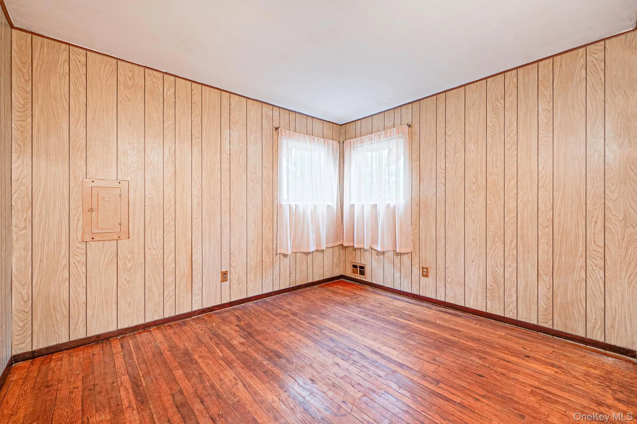 2715 Falcon Avenue, Brookhaven, NY, 3 Bedrooms Bedrooms, 5 Rooms Rooms,1 BathroomBathrooms,Residential,For Rent,Falcon,0,1034794 2715 Falcon Avenue, Brookhaven, NY, 3 Bedrooms Bedrooms, 5 Rooms Rooms,1 BathroomBathrooms,Residential,For Rent,Falcon,0,1034794