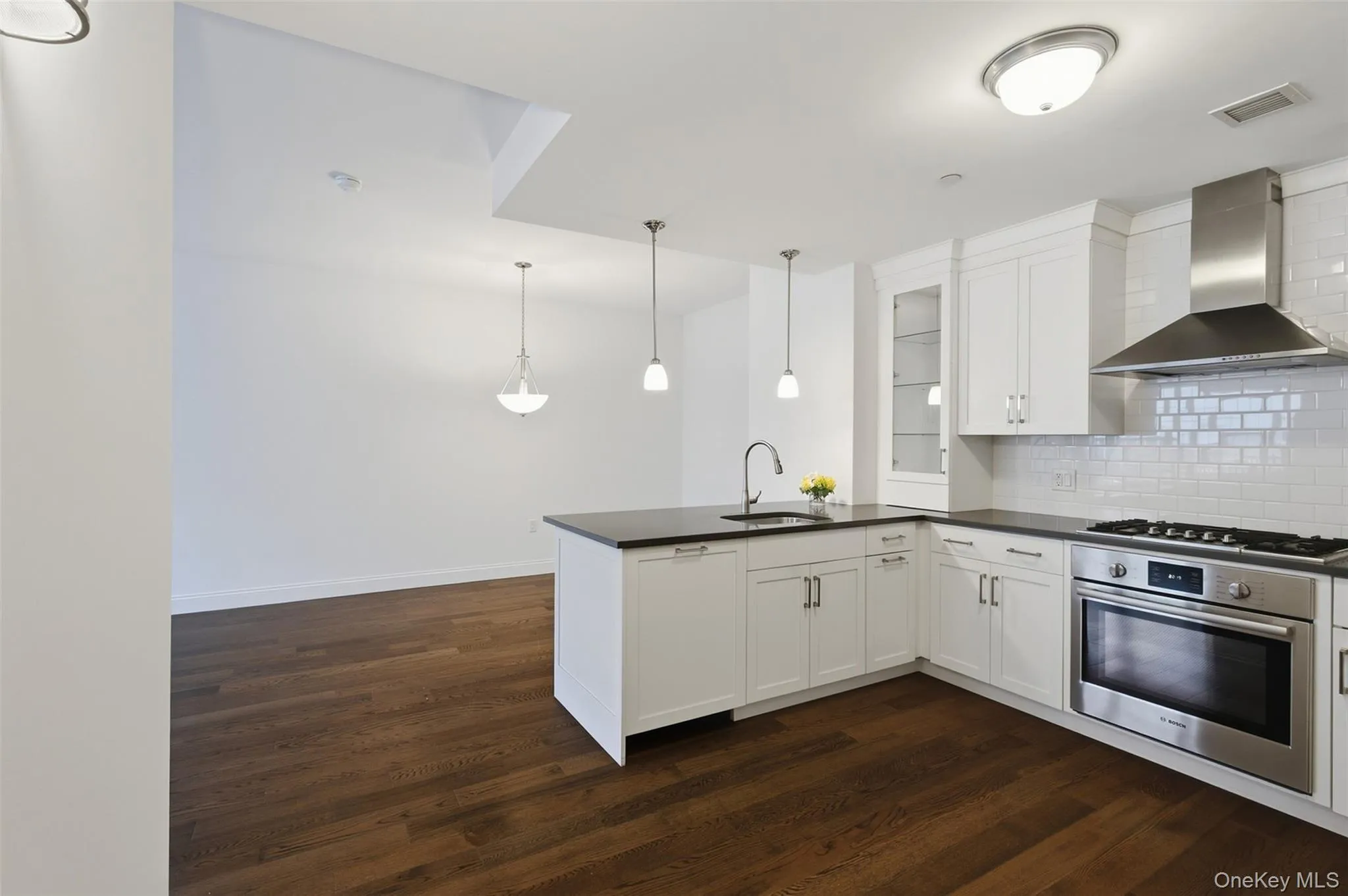 10 Byron Place, Mamaroneck, NY, 2 Bedrooms Bedrooms, 5 Rooms Rooms,2 BathroomsBathrooms,Residential Lease,For Rent,Byron,0,1034799 10 Byron Place, Mamaroneck, NY, 2 Bedrooms Bedrooms, 5 Rooms Rooms,2 BathroomsBathrooms,Residential Lease,For Rent,Byron,0,1034799