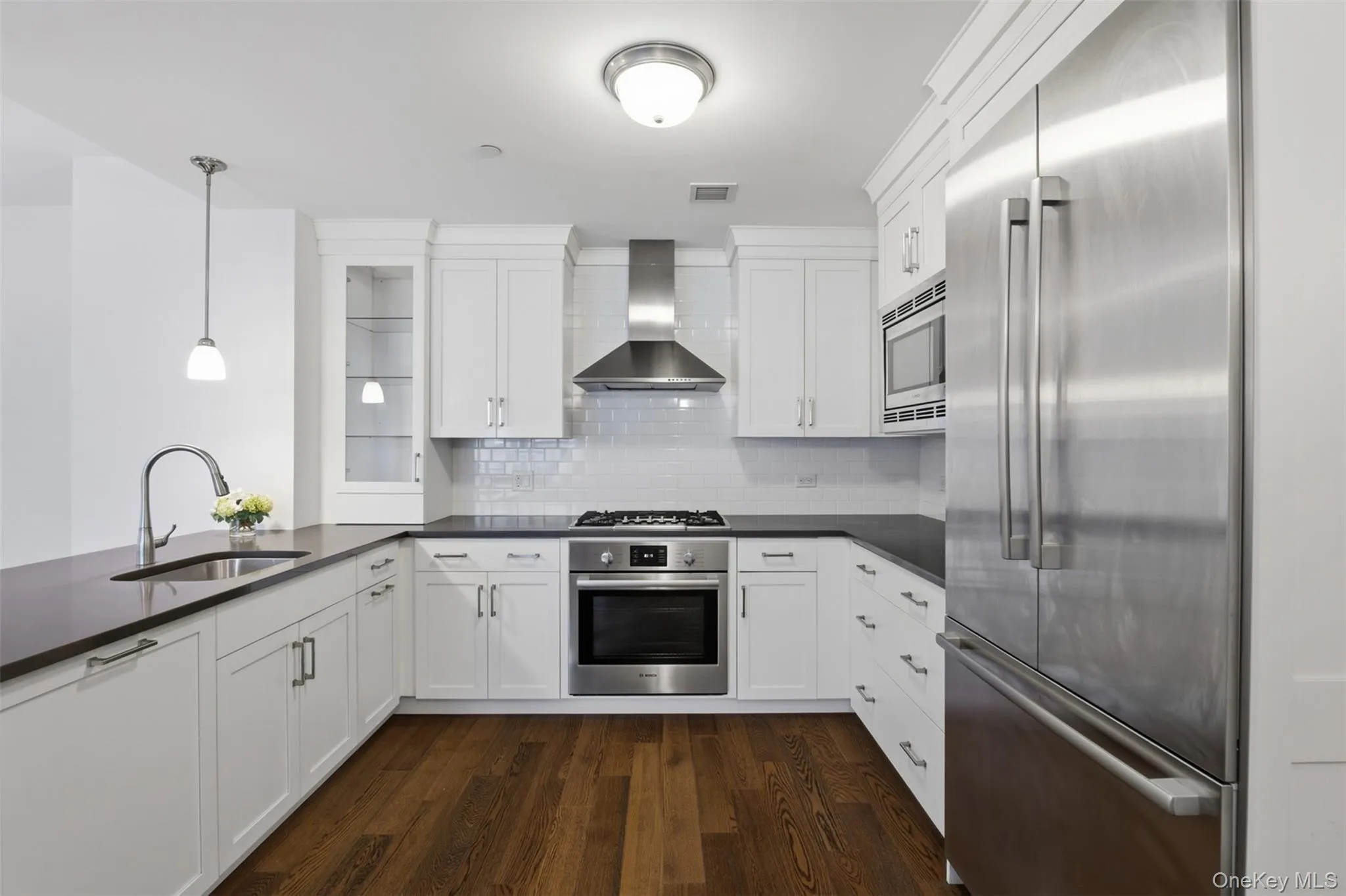 10 Byron Place, Mamaroneck, NY, 2 Bedrooms Bedrooms, 5 Rooms Rooms,2 BathroomsBathrooms,Residential Lease,For Rent,Byron,0,1034799 10 Byron Place, Mamaroneck, NY, 2 Bedrooms Bedrooms, 5 Rooms Rooms,2 BathroomsBathrooms,Residential Lease,For Rent,Byron,0,1034799