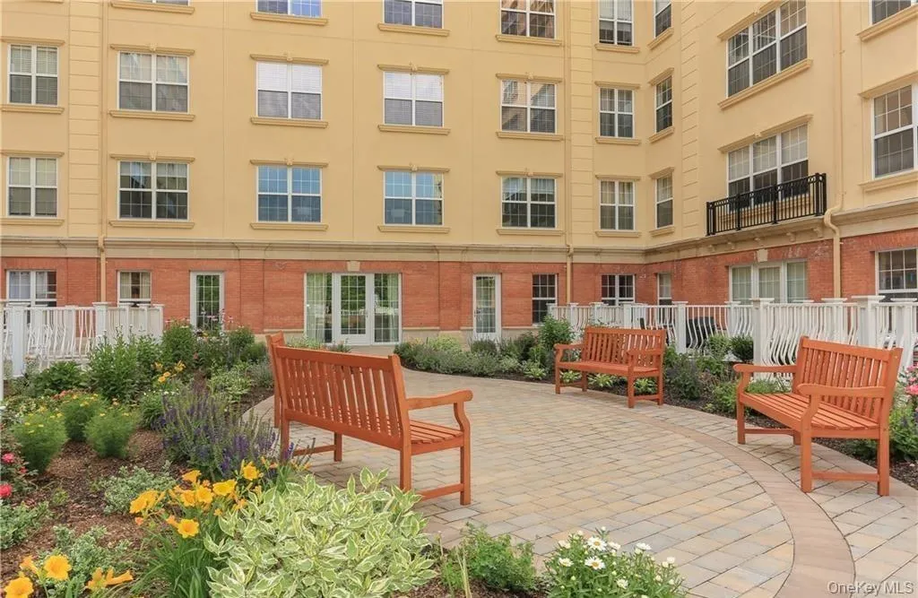 Private resident courtyard Private resident courtyard