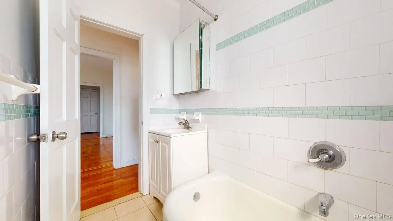 108-02 72nd Avenue, New York, NY, 2 Bedrooms Bedrooms, 4 Rooms Rooms,1 BathroomBathrooms,Residential Lease,For Rent,72nd,0,1034803 108-02 72nd Avenue, New York, NY, 2 Bedrooms Bedrooms, 4 Rooms Rooms,1 BathroomBathrooms,Residential Lease,For Rent,72nd,0,1034803