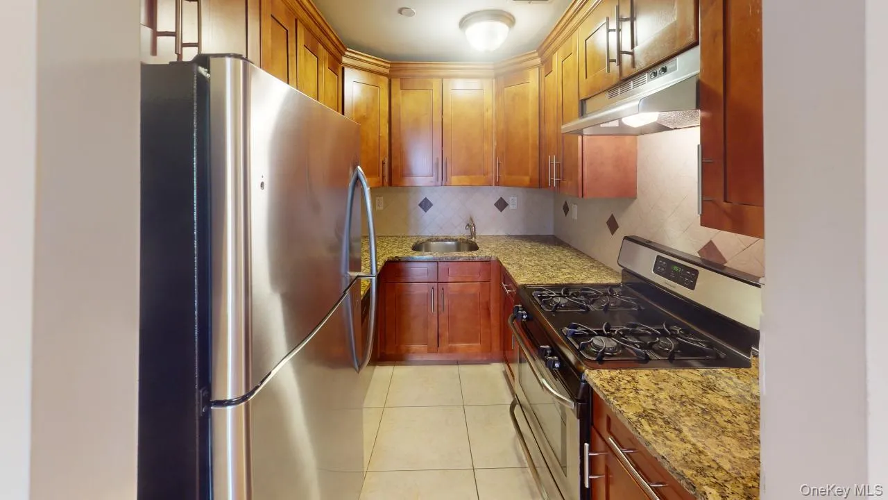 135-23 82nd Avenue, New York, NY, 2 Rooms Rooms,1 BathroomBathrooms,Residential Lease,For Rent,82nd,0,1034808 135-23 82nd Avenue, New York, NY, 2 Rooms Rooms,1 BathroomBathrooms,Residential Lease,For Rent,82nd,0,1034808