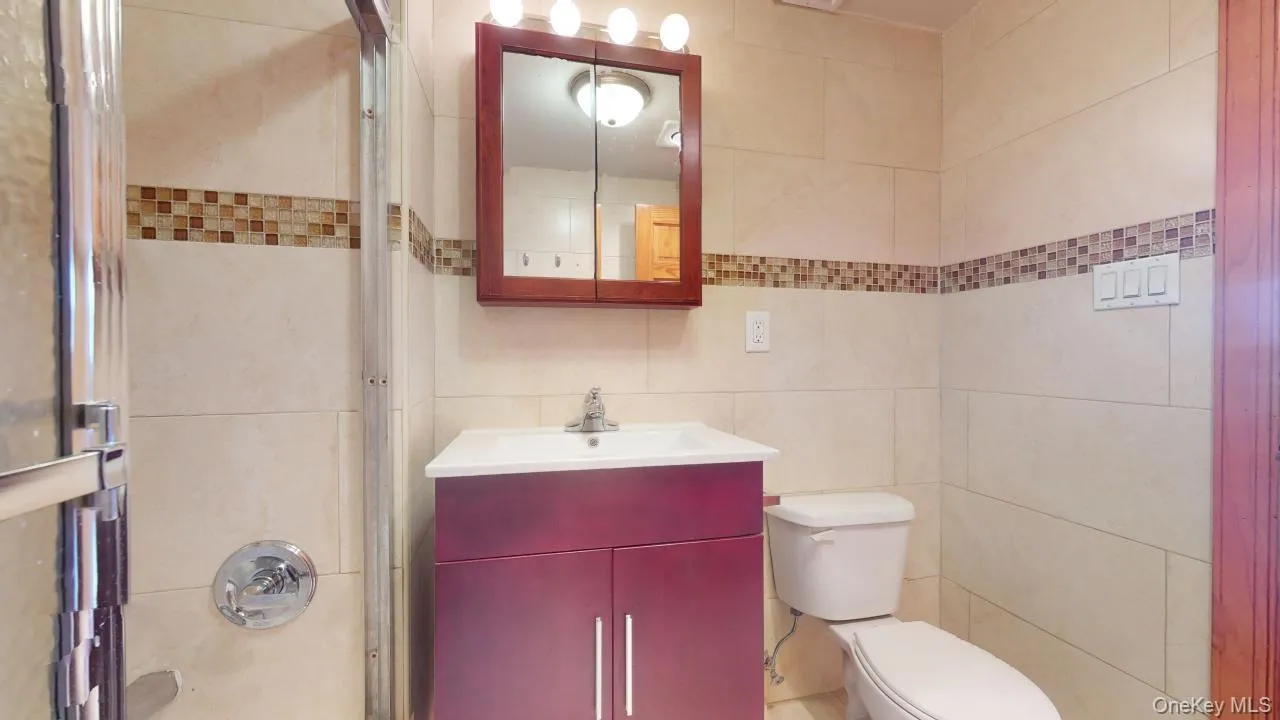 135-23 82nd Avenue, New York, NY, 2 Rooms Rooms,1 BathroomBathrooms,Residential Lease,For Rent,82nd,0,1034808 135-23 82nd Avenue, New York, NY, 2 Rooms Rooms,1 BathroomBathrooms,Residential Lease,For Rent,82nd,0,1034808