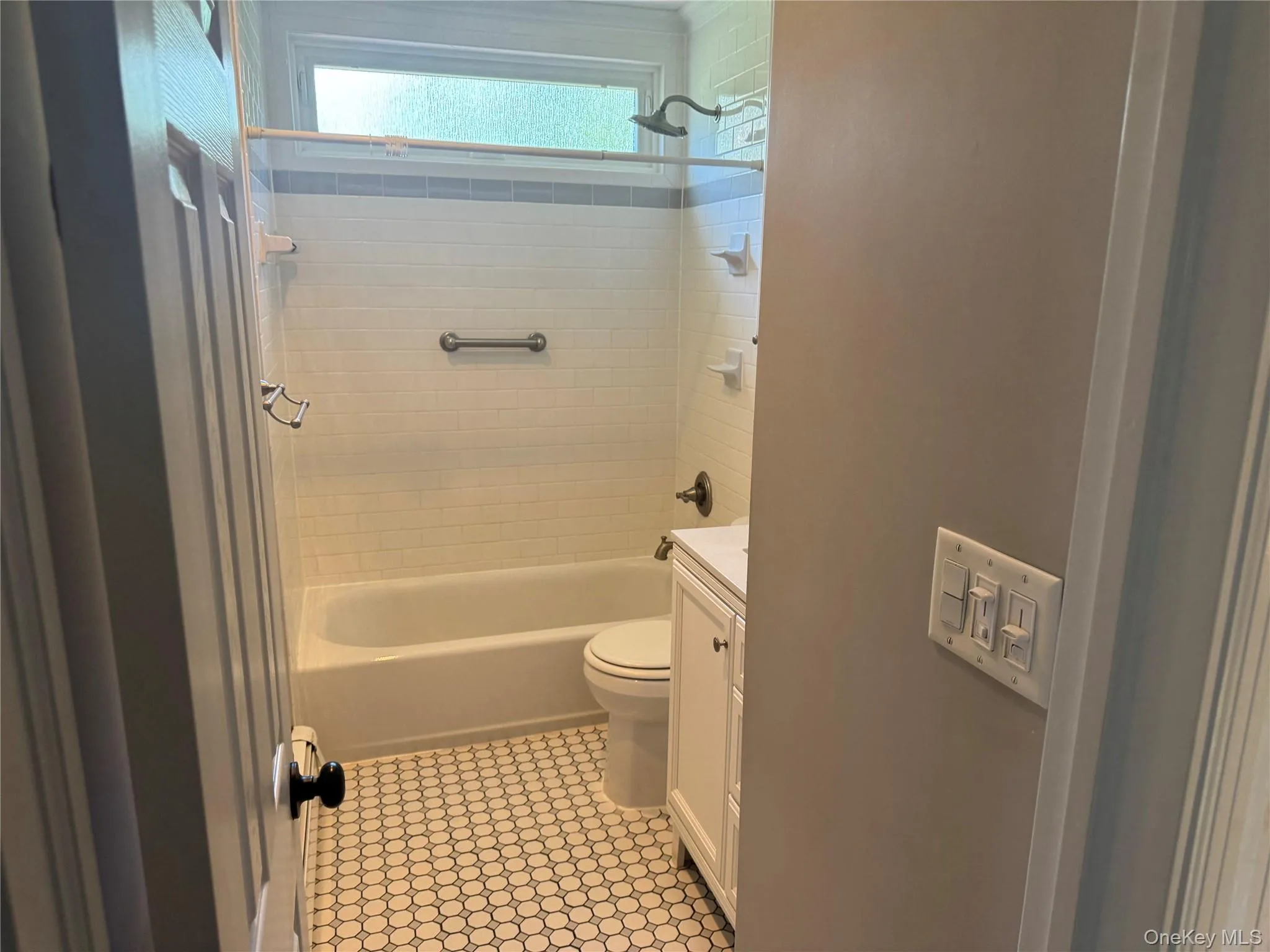 163 Landing Road, Glen Cove, NY, 2 Bedrooms Bedrooms, 6 Rooms Rooms,1 BathroomBathrooms,Residential Lease,For Rent,Landing,0,1034811 163 Landing Road, Glen Cove, NY, 2 Bedrooms Bedrooms, 6 Rooms Rooms,1 BathroomBathrooms,Residential Lease,For Rent,Landing,0,1034811