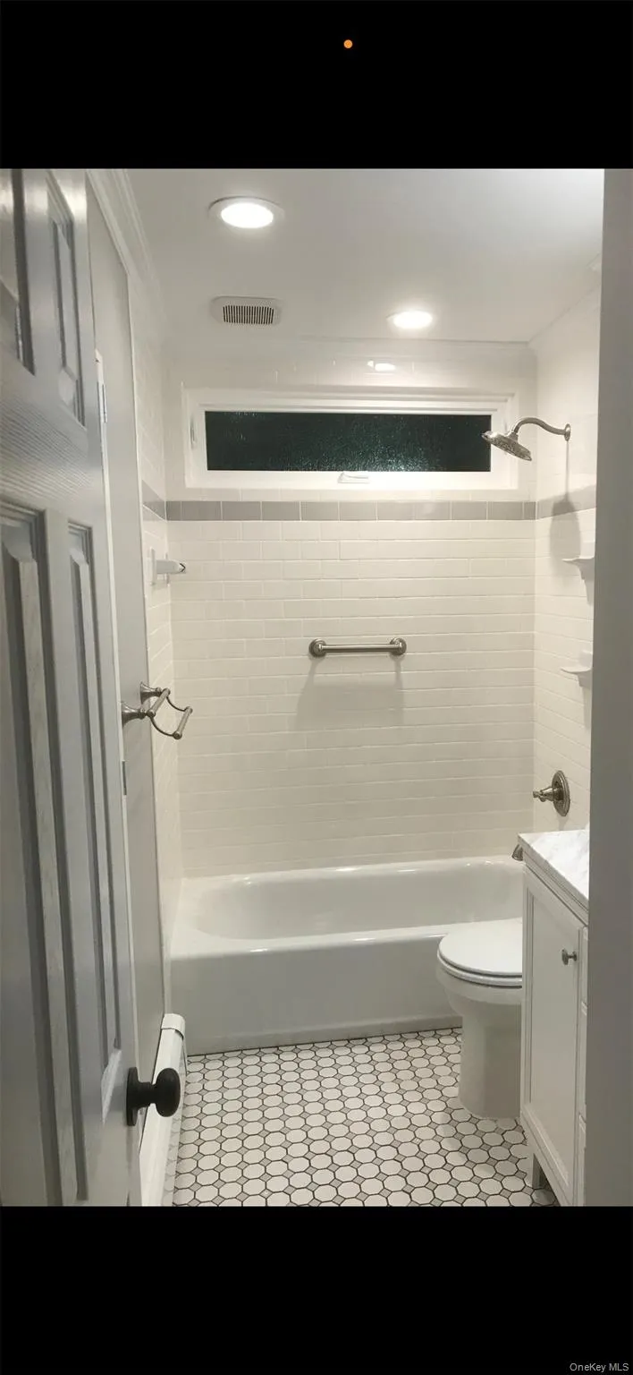 163 Landing Road, Glen Cove, NY, 2 Bedrooms Bedrooms, 6 Rooms Rooms,1 BathroomBathrooms,Residential Lease,For Rent,Landing,0,1034811 163 Landing Road, Glen Cove, NY, 2 Bedrooms Bedrooms, 6 Rooms Rooms,1 BathroomBathrooms,Residential Lease,For Rent,Landing,0,1034811