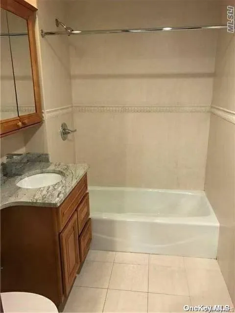 8401 37th Avenue, New York, NY, 1 Bedroom Bedrooms, 3 Rooms Rooms,1 BathroomBathrooms,Residential,For Rent,37th,0,1034813 8401 37th Avenue, New York, NY, 1 Bedroom Bedrooms, 3 Rooms Rooms,1 BathroomBathrooms,Residential,For Rent,37th,0,1034813