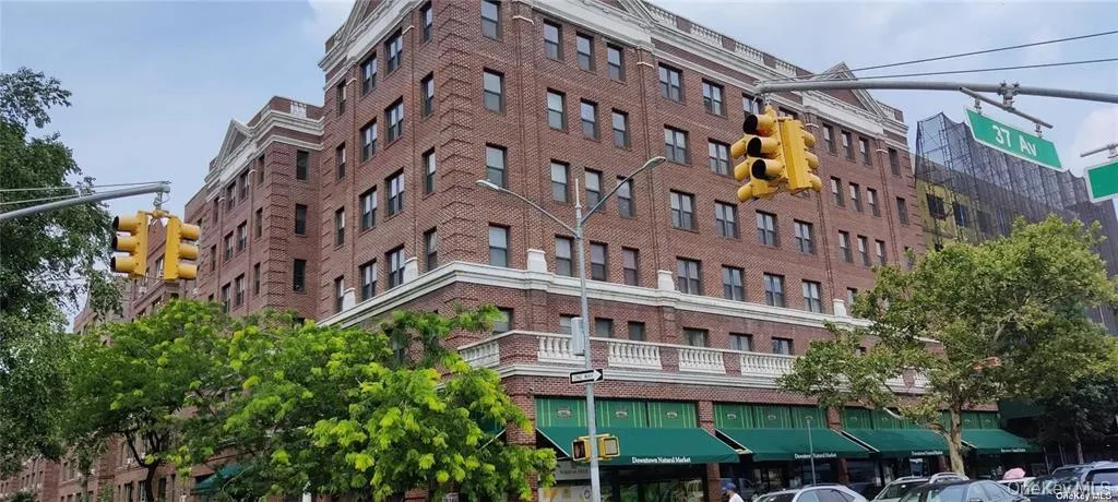 8401 37th Avenue, New York, NY, 1 Bedroom Bedrooms, 3 Rooms Rooms,1 BathroomBathrooms,Residential,For Rent,37th,0,1034813 8401 37th Avenue, New York, NY, 1 Bedroom Bedrooms, 3 Rooms Rooms,1 BathroomBathrooms,Residential,For Rent,37th,0,1034813