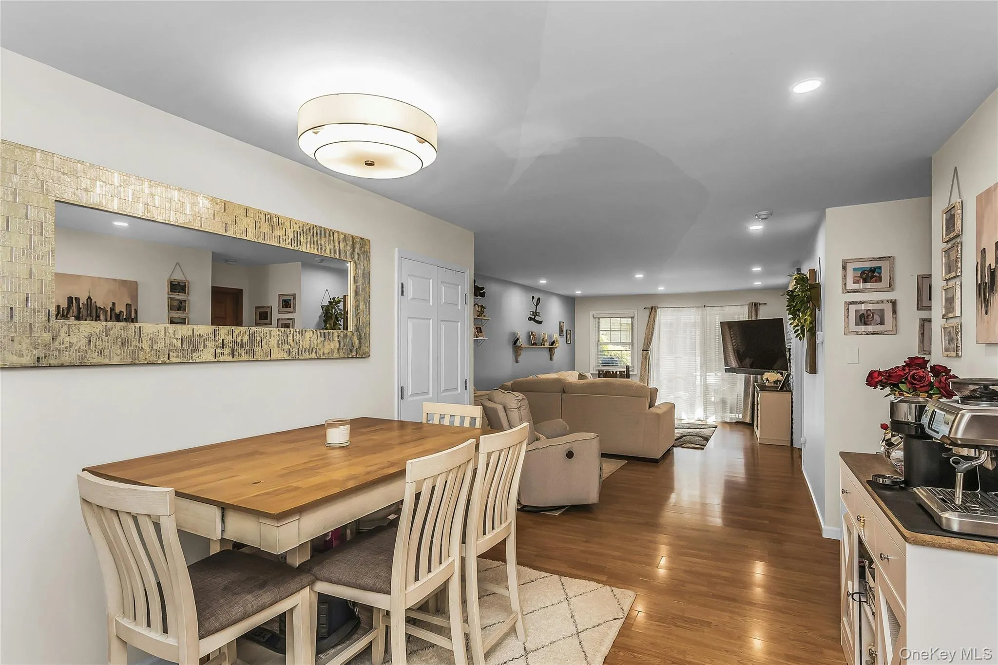 25 Glen Hollow, Brookhaven, NY, 1 Bedroom Bedrooms, 5 Rooms Rooms,1 BathroomBathrooms,Residential,For Rent,Glen Hollow,0,1034817 25 Glen Hollow, Brookhaven, NY, 1 Bedroom Bedrooms, 5 Rooms Rooms,1 BathroomBathrooms,Residential,For Rent,Glen Hollow,0,1034817