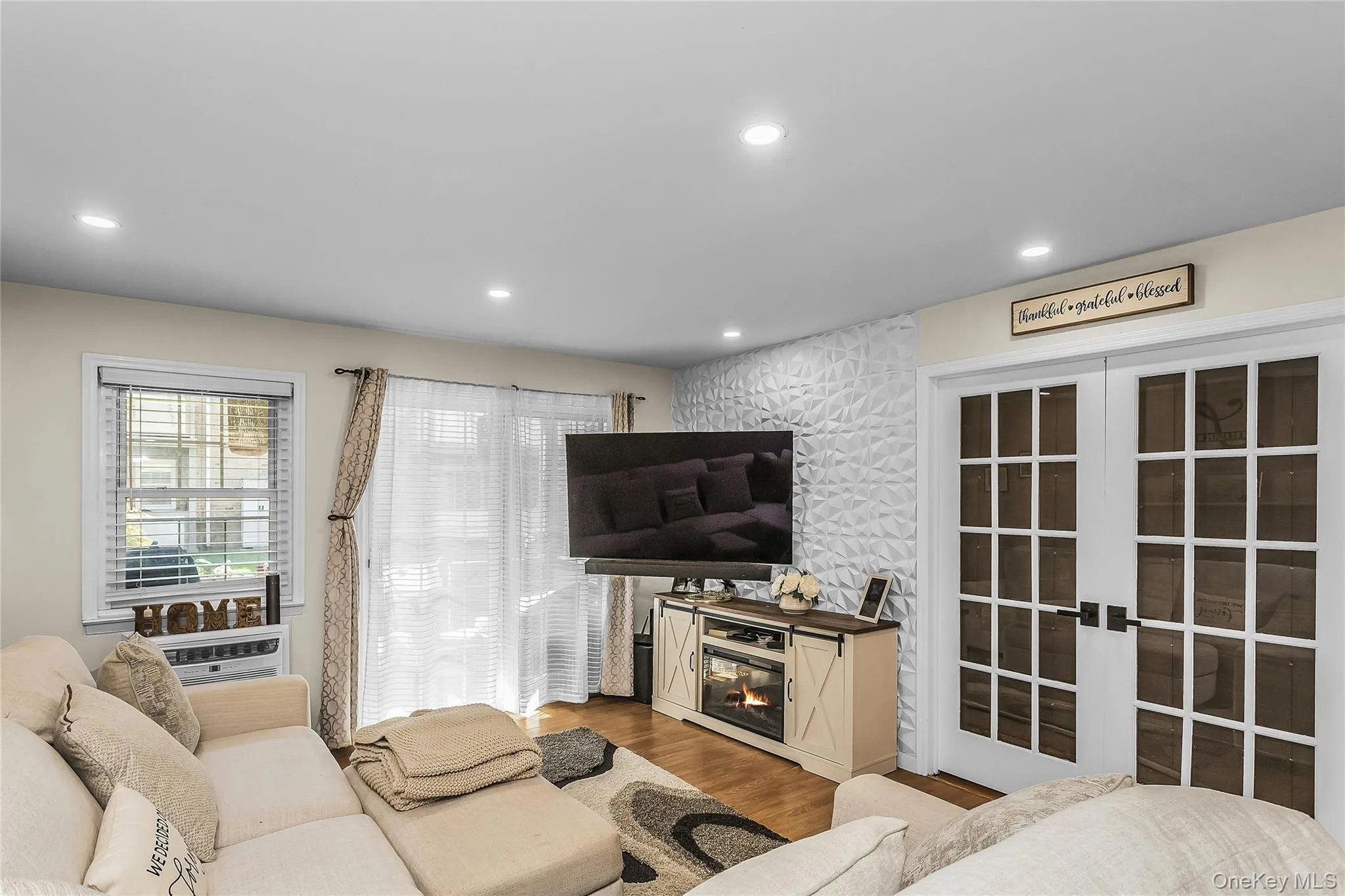 25 Glen Hollow, Brookhaven, NY, 1 Bedroom Bedrooms, 5 Rooms Rooms,1 BathroomBathrooms,Residential,For Rent,Glen Hollow,0,1034817 25 Glen Hollow, Brookhaven, NY, 1 Bedroom Bedrooms, 5 Rooms Rooms,1 BathroomBathrooms,Residential,For Rent,Glen Hollow,0,1034817
