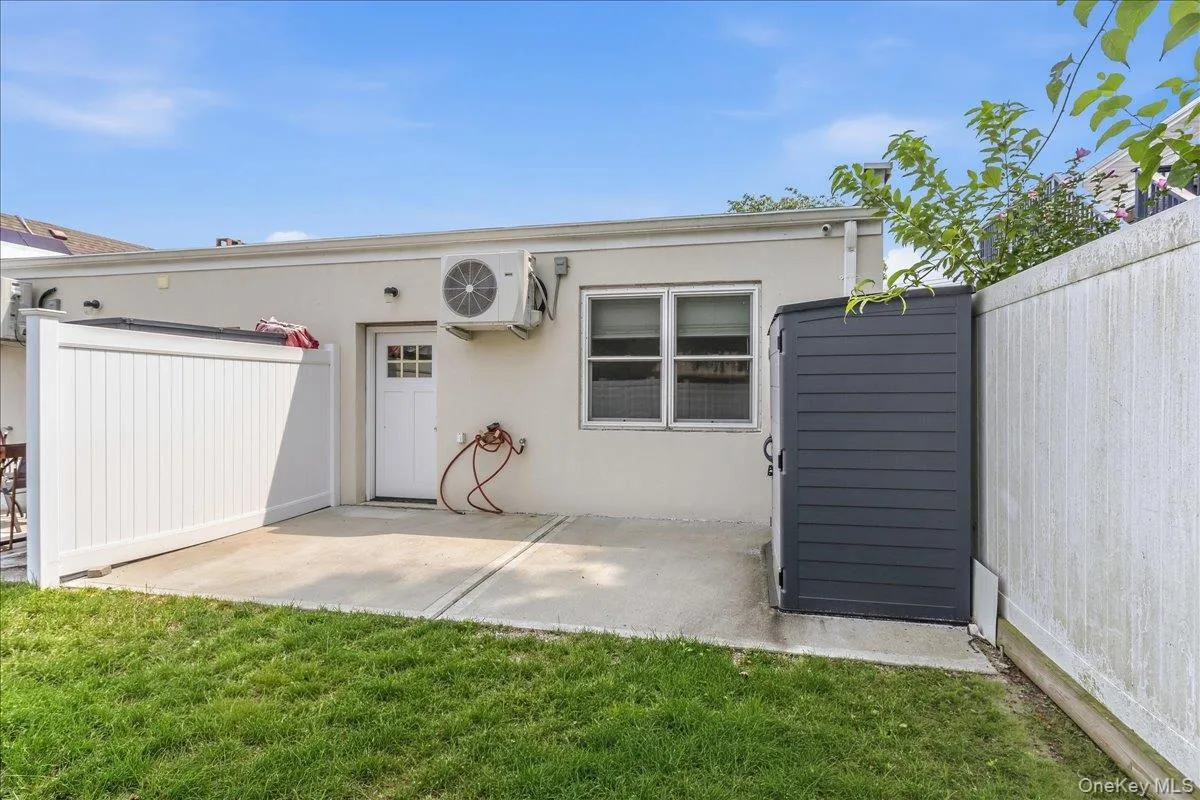 534 Bellmore Road, Hempstead, NY, 1 Bedroom Bedrooms, 3 Rooms Rooms,1 BathroomBathrooms,Residential Lease,For Rent,Bellmore,0,1034818 534 Bellmore Road, Hempstead, NY, 1 Bedroom Bedrooms, 3 Rooms Rooms,1 BathroomBathrooms,Residential Lease,For Rent,Bellmore,0,1034818