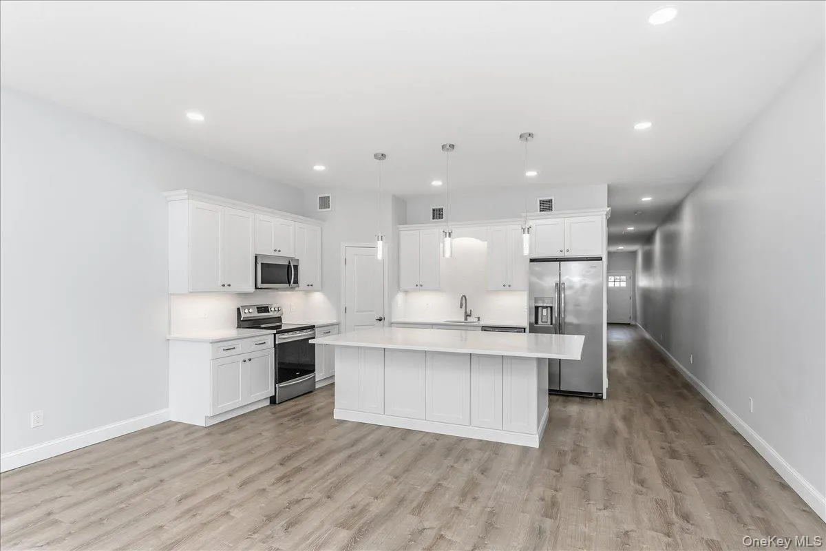 534 Bellmore Road, Hempstead, NY, 1 Bedroom Bedrooms, 3 Rooms Rooms,1 BathroomBathrooms,Residential Lease,For Rent,Bellmore,0,1034818 534 Bellmore Road, Hempstead, NY, 1 Bedroom Bedrooms, 3 Rooms Rooms,1 BathroomBathrooms,Residential Lease,For Rent,Bellmore,0,1034818