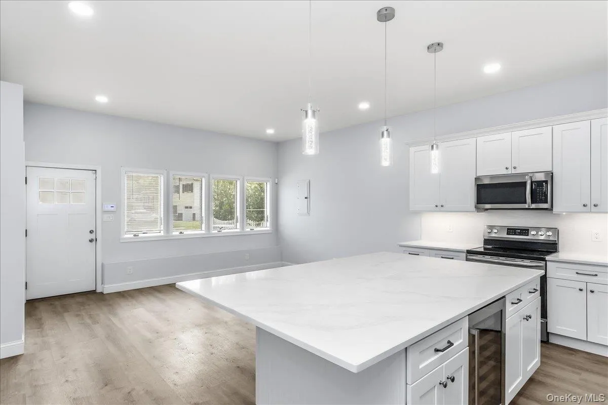 534 Bellmore Road, Hempstead, NY, 1 Bedroom Bedrooms, 3 Rooms Rooms,1 BathroomBathrooms,Residential Lease,For Rent,Bellmore,0,1034818 534 Bellmore Road, Hempstead, NY, 1 Bedroom Bedrooms, 3 Rooms Rooms,1 BathroomBathrooms,Residential Lease,For Rent,Bellmore,0,1034818