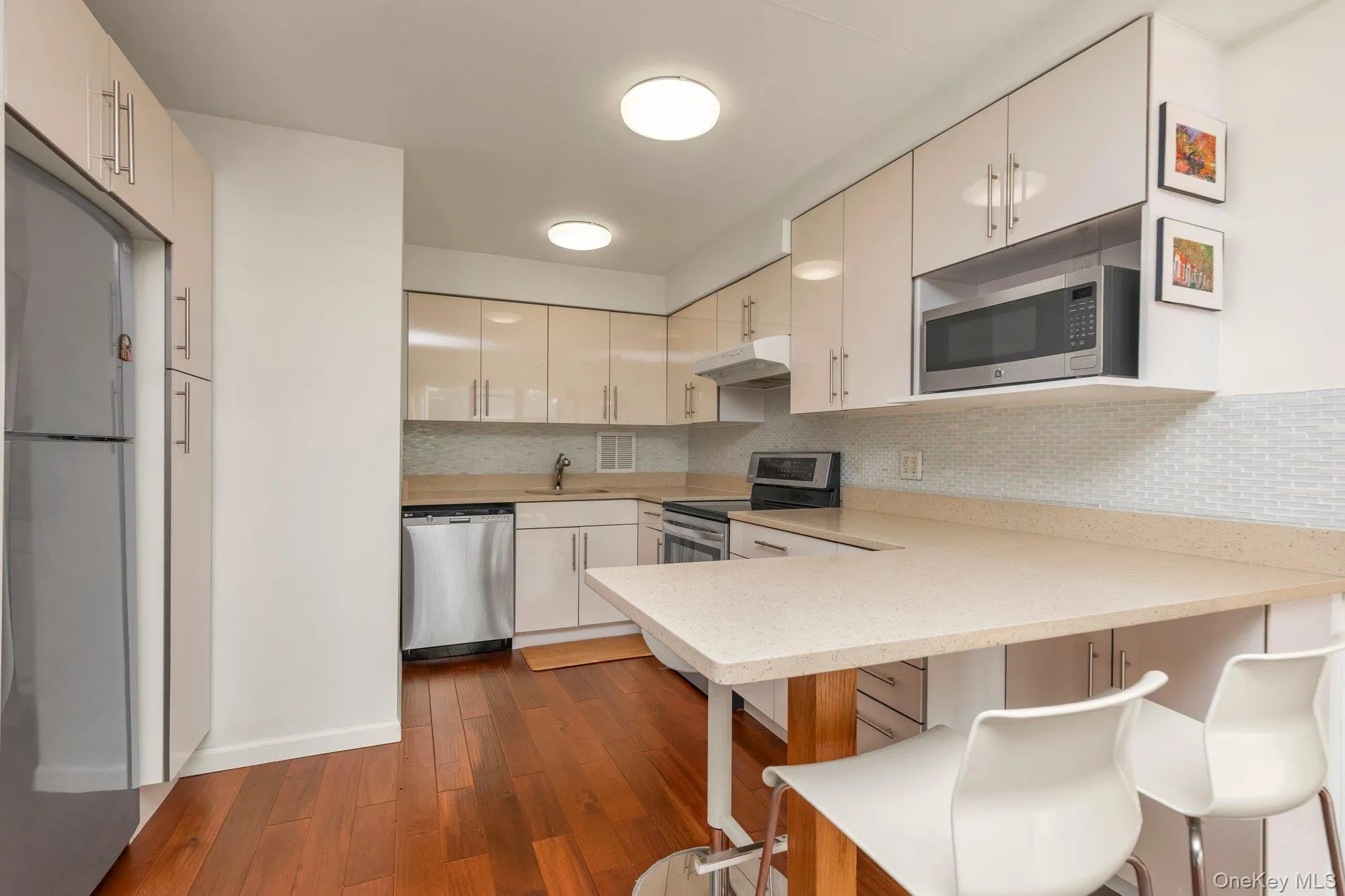 10-10 166 Street, New York, NY, 2 Bedrooms Bedrooms, 4 Rooms Rooms,1 BathroomBathrooms,Residential,For Rent,166,0,1034823 10-10 166 Street, New York, NY, 2 Bedrooms Bedrooms, 4 Rooms Rooms,1 BathroomBathrooms,Residential,For Rent,166,0,1034823