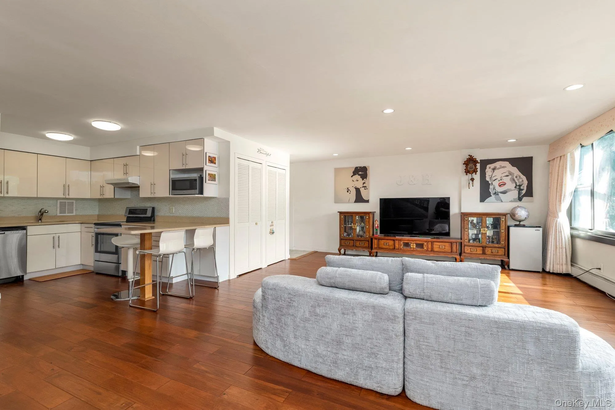 10-10 166 Street, New York, NY, 2 Bedrooms Bedrooms, 4 Rooms Rooms,1 BathroomBathrooms,Residential,For Rent,166,0,1034823 10-10 166 Street, New York, NY, 2 Bedrooms Bedrooms, 4 Rooms Rooms,1 BathroomBathrooms,Residential,For Rent,166,0,1034823