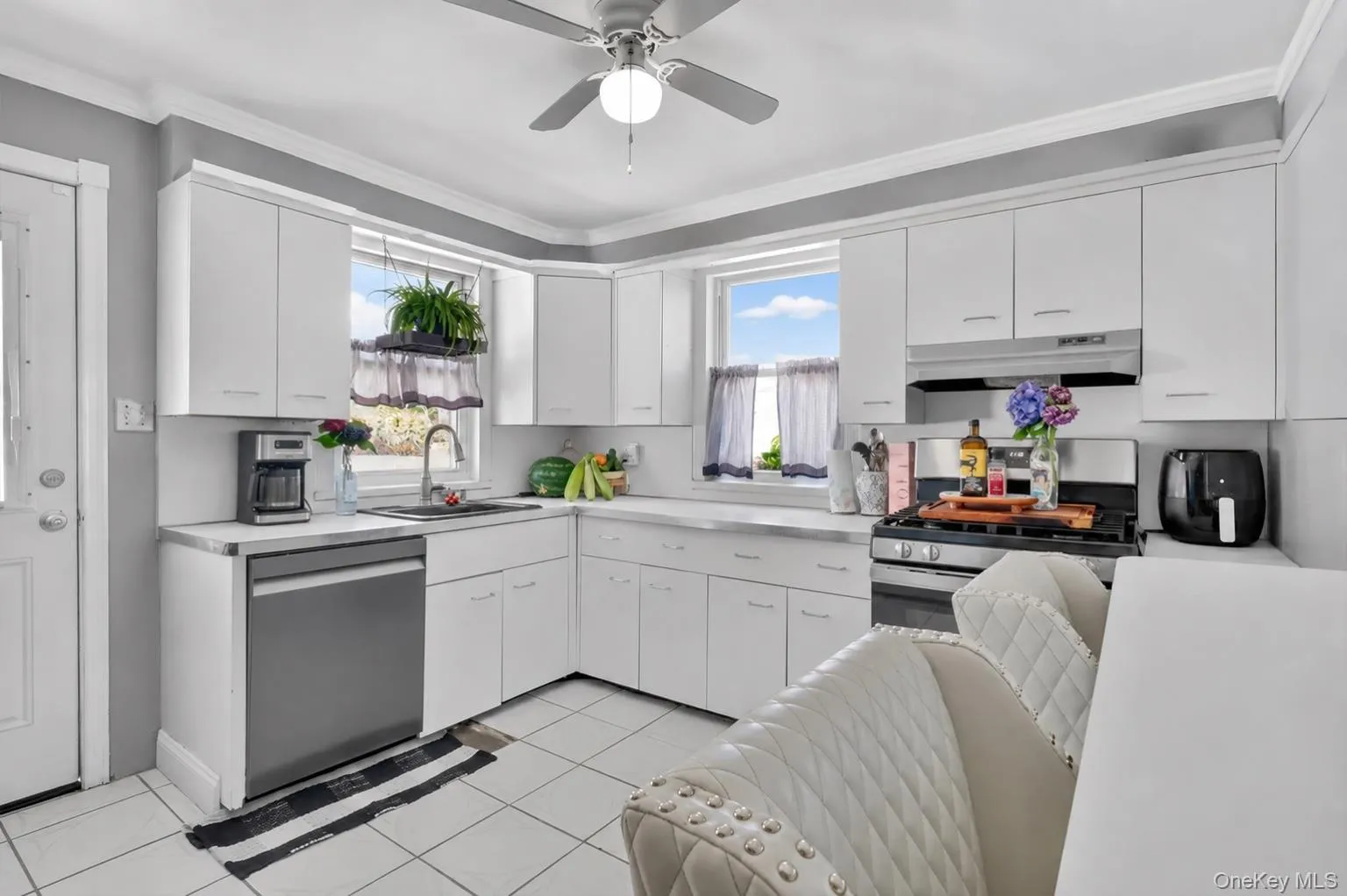 1069 Phoebe Street, Hempstead, NY, 4 Bedrooms Bedrooms, 7 Rooms Rooms,1 BathroomBathrooms,Residential,For Rent,Phoebe,0,1034827 1069 Phoebe Street, Hempstead, NY, 4 Bedrooms Bedrooms, 7 Rooms Rooms,1 BathroomBathrooms,Residential,For Rent,Phoebe,0,1034827