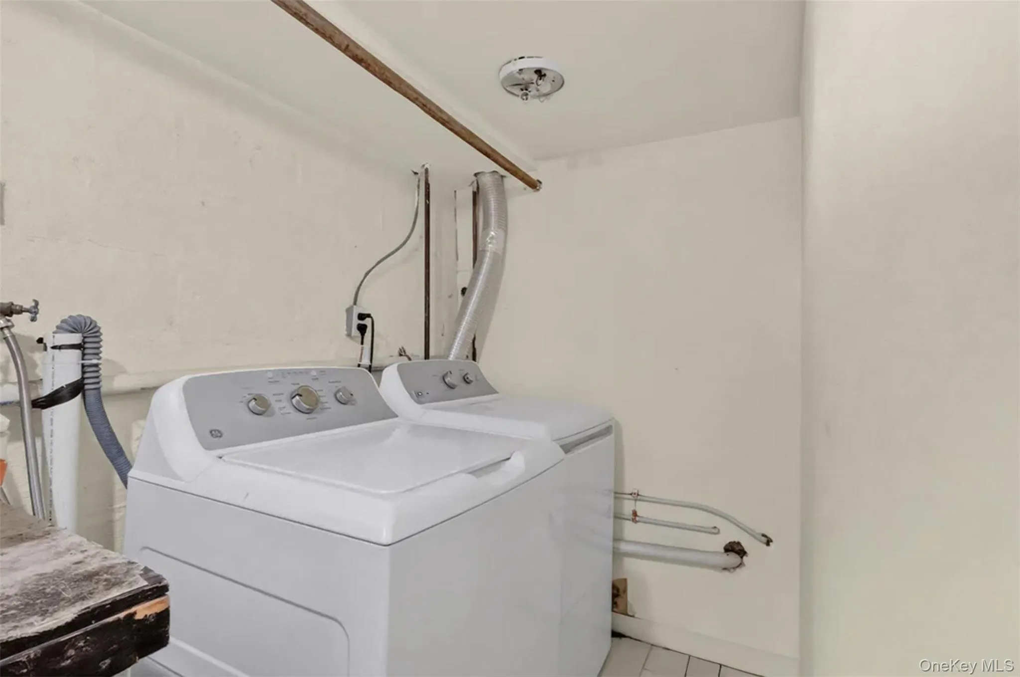 1069 Phoebe Street, Hempstead, NY, 4 Bedrooms Bedrooms, 7 Rooms Rooms,1 BathroomBathrooms,Residential,For Rent,Phoebe,0,1034827 1069 Phoebe Street, Hempstead, NY, 4 Bedrooms Bedrooms, 7 Rooms Rooms,1 BathroomBathrooms,Residential,For Rent,Phoebe,0,1034827